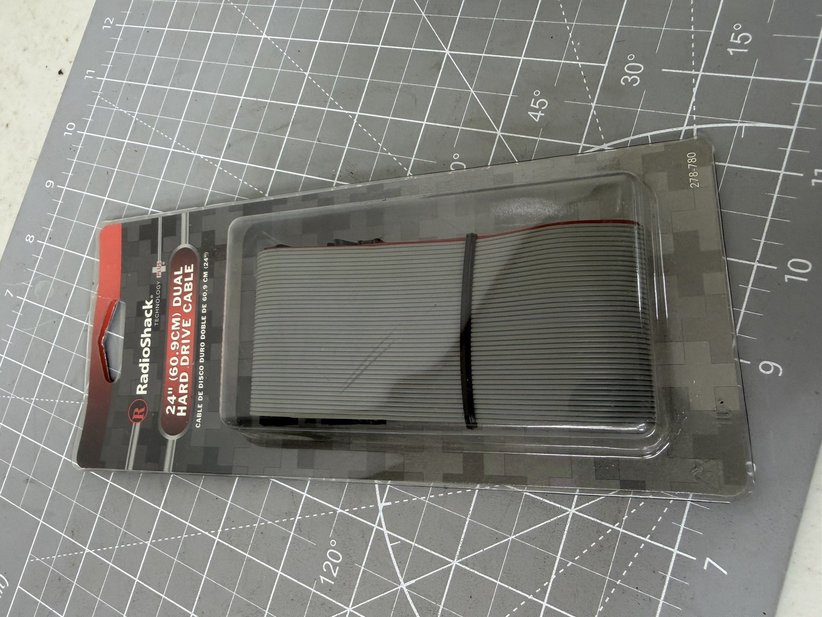 RadioShack 24 (60.9cm) Dual Hard Drive Cable NOS. New Old Stock