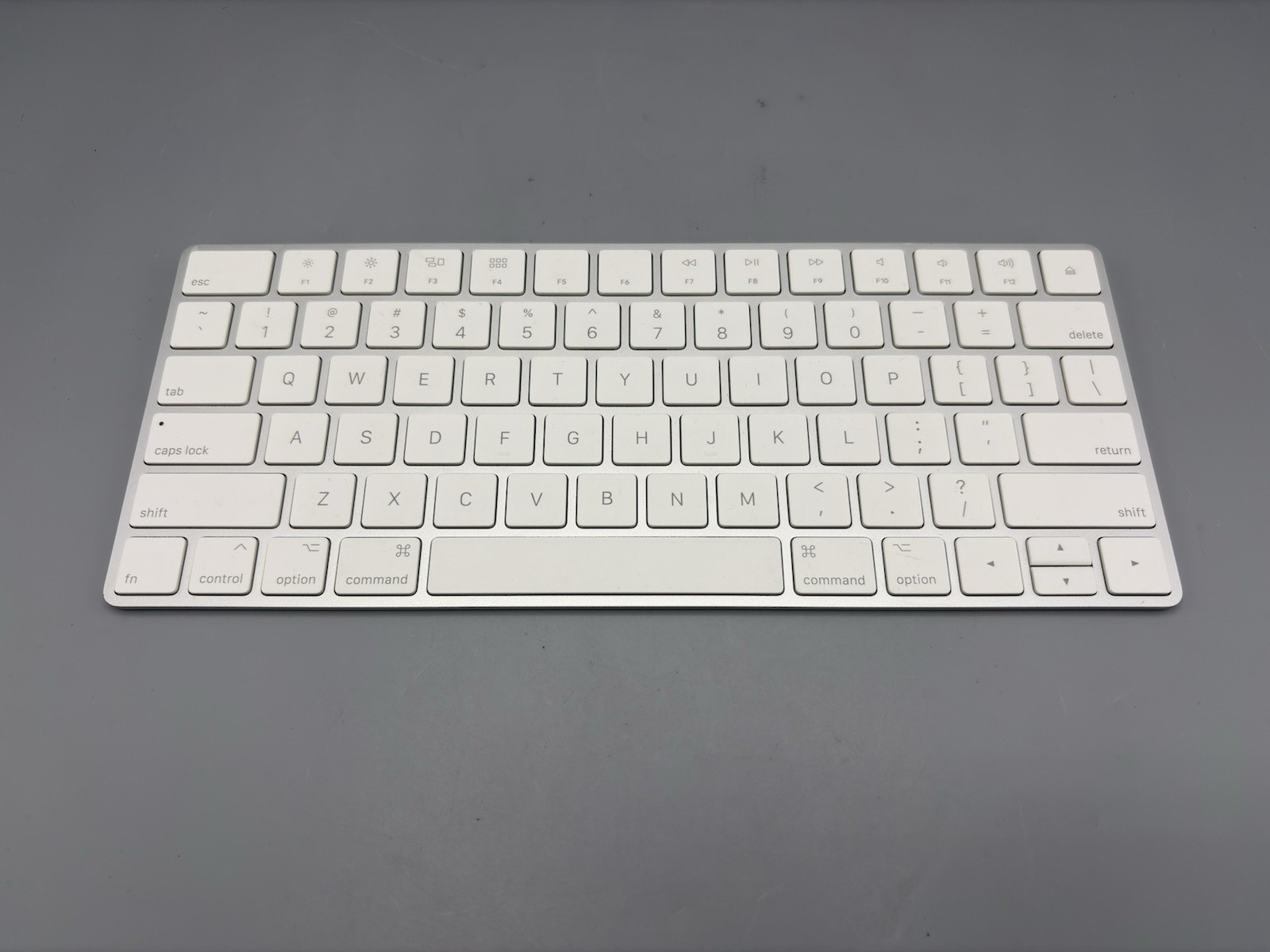 Apple Magic 2 Wireless Keyboard A1644 *Pre Owned 