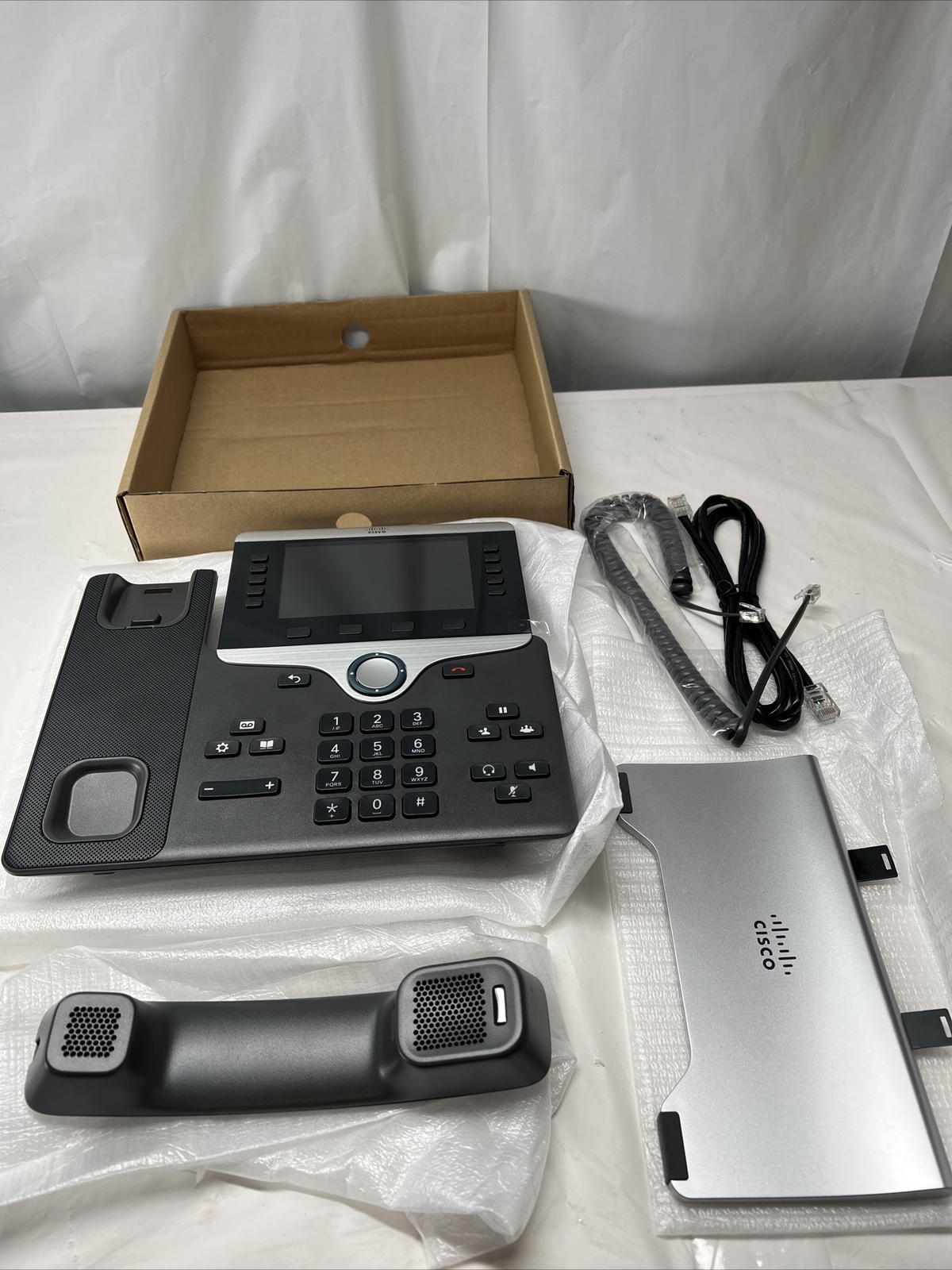 Cisco 8811 UC Phone - Black And Gray DEFECTS See Description