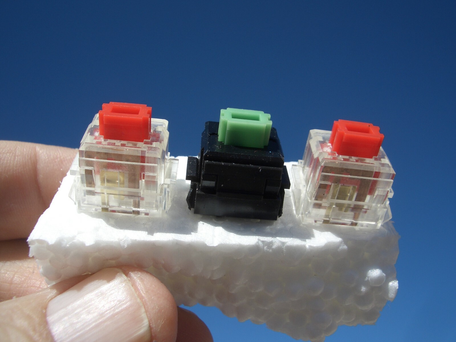 SKCL  GREEN ALPS KEYSWITCH  +  LOT-OF-10 "CANADA RED"  KEYSWITCHES   $9.00 +S/H