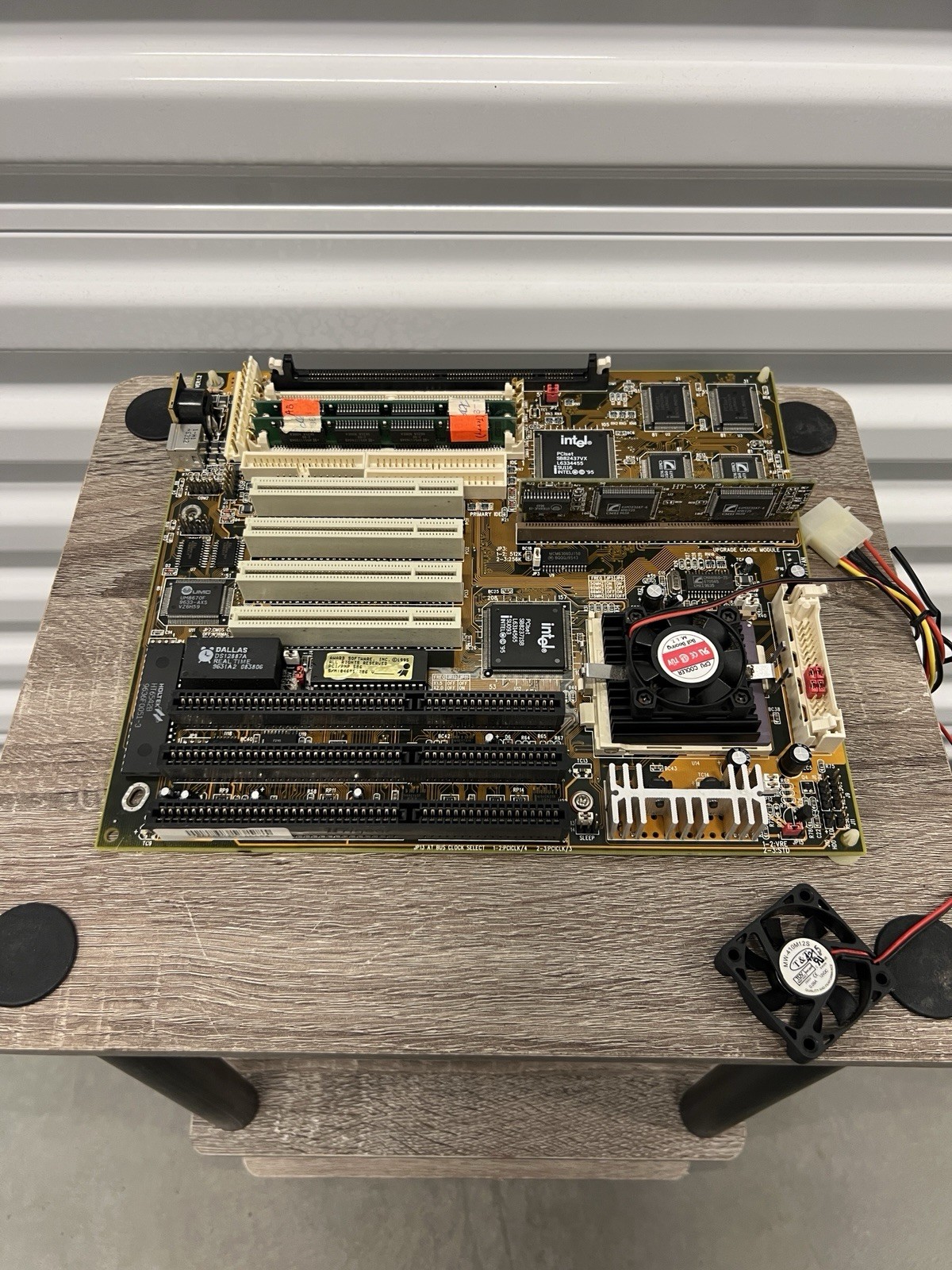 M520 Socket 7 Motherboard w/intel Pentium-S Processor 166Mhz TESTED 2A59Ht5B