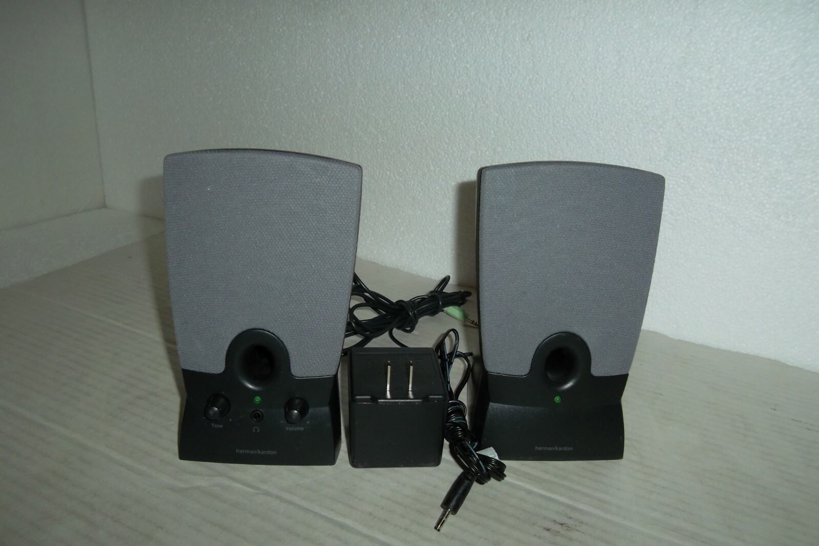 Dell Harman Kardon Multimedia PC Speakers 2-Piece Adapter 6W Volume 06941V 6941V