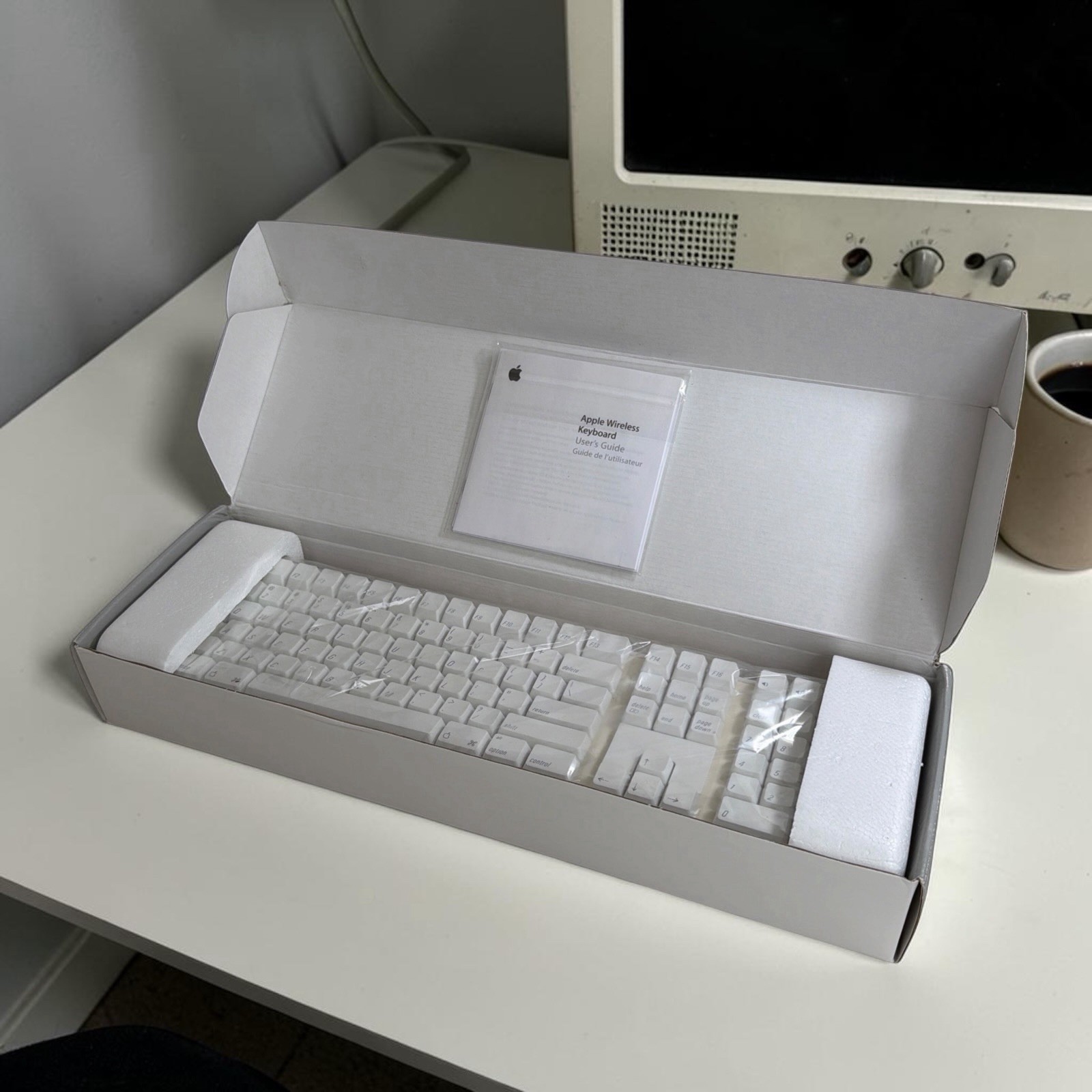 Apple Wireless Keyboard for Mac M9270LL/A A1016 First Generation Original Box