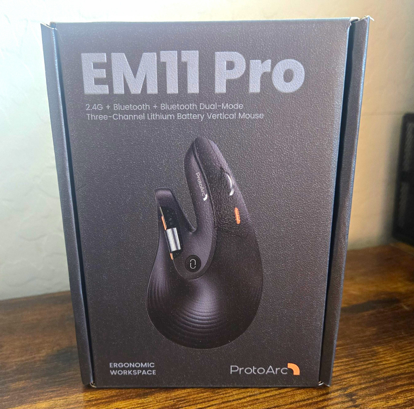 ProtoArc EM11 Pro Wireless Ergonomic Vertical Mouse - Bluetooth & 2.4G Dual Mode