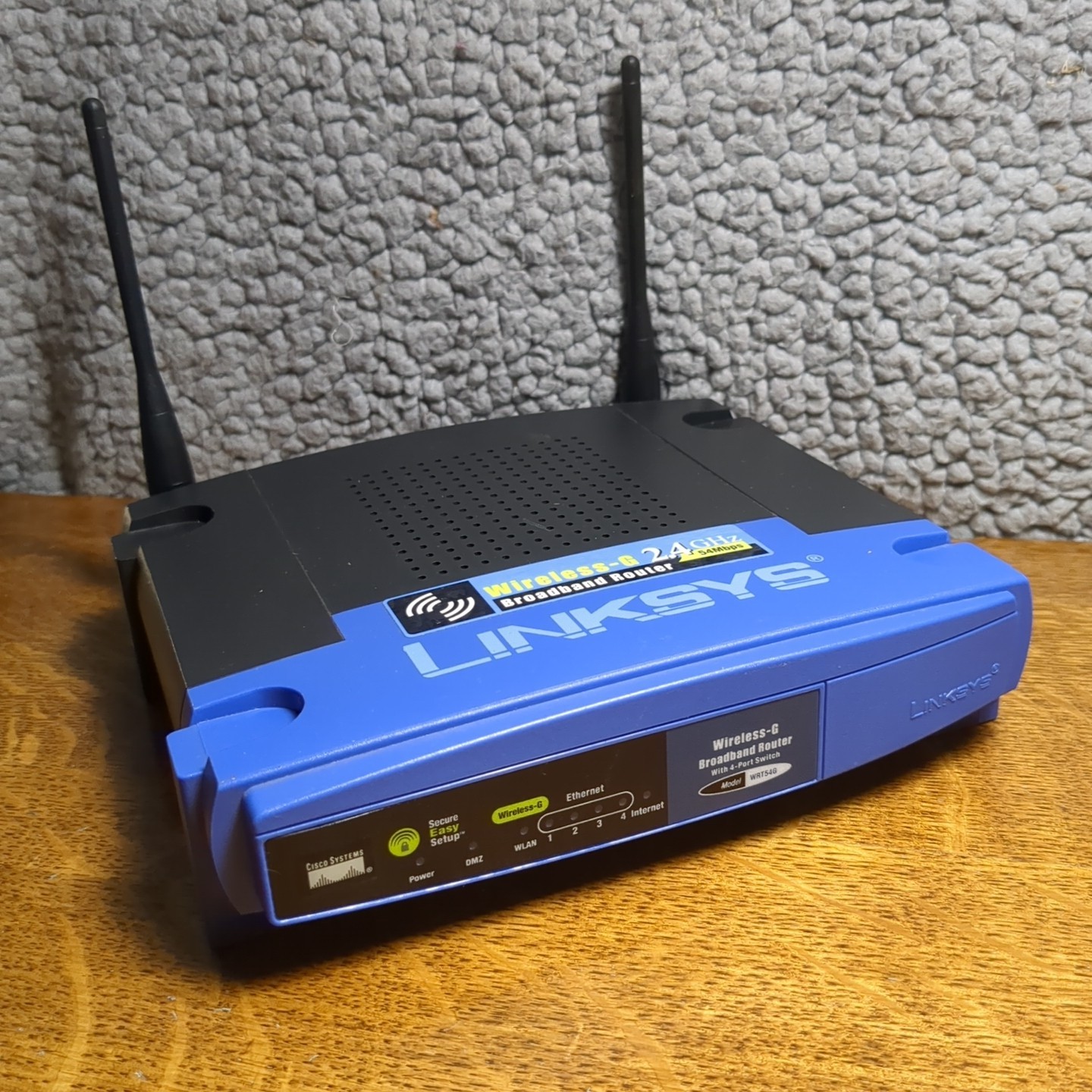 Linksys 54 Mbps Wireless-G WiFi Router (WRT54G) Version 8.0