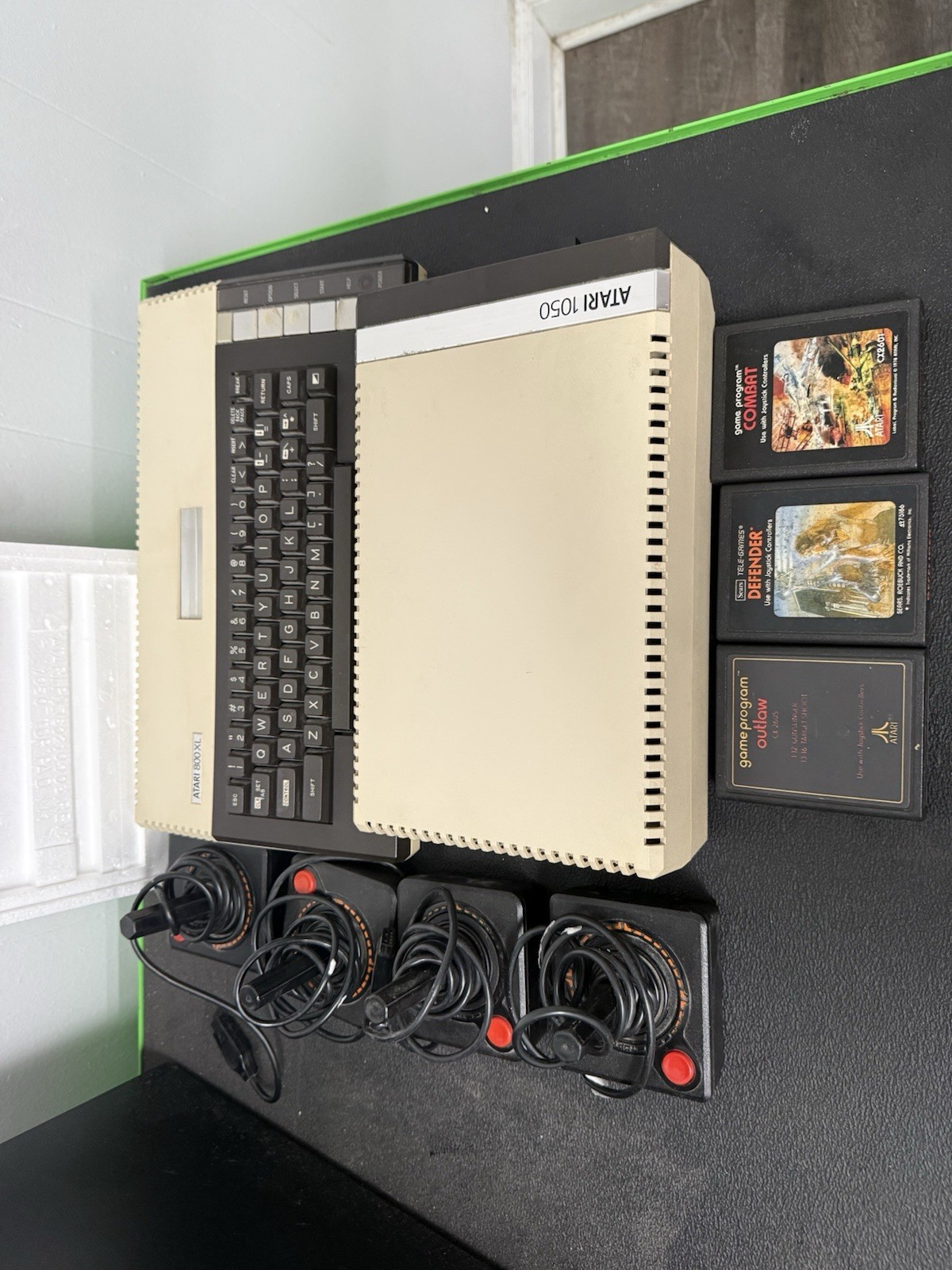 Atari 800XL Vintage Home Computer System