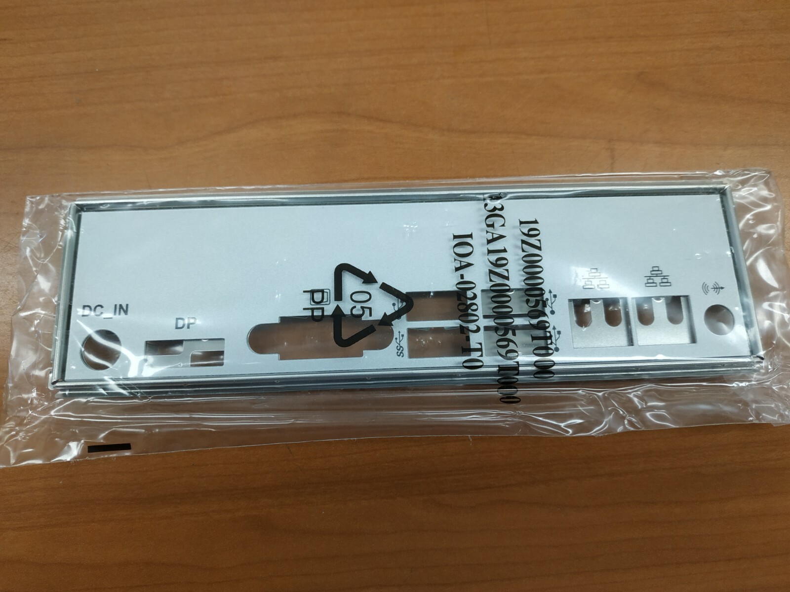 Advantech AIMB-215 IO Back Plate IOA-02802-T0 19Z0000569T000  / Ship by ebay GSP