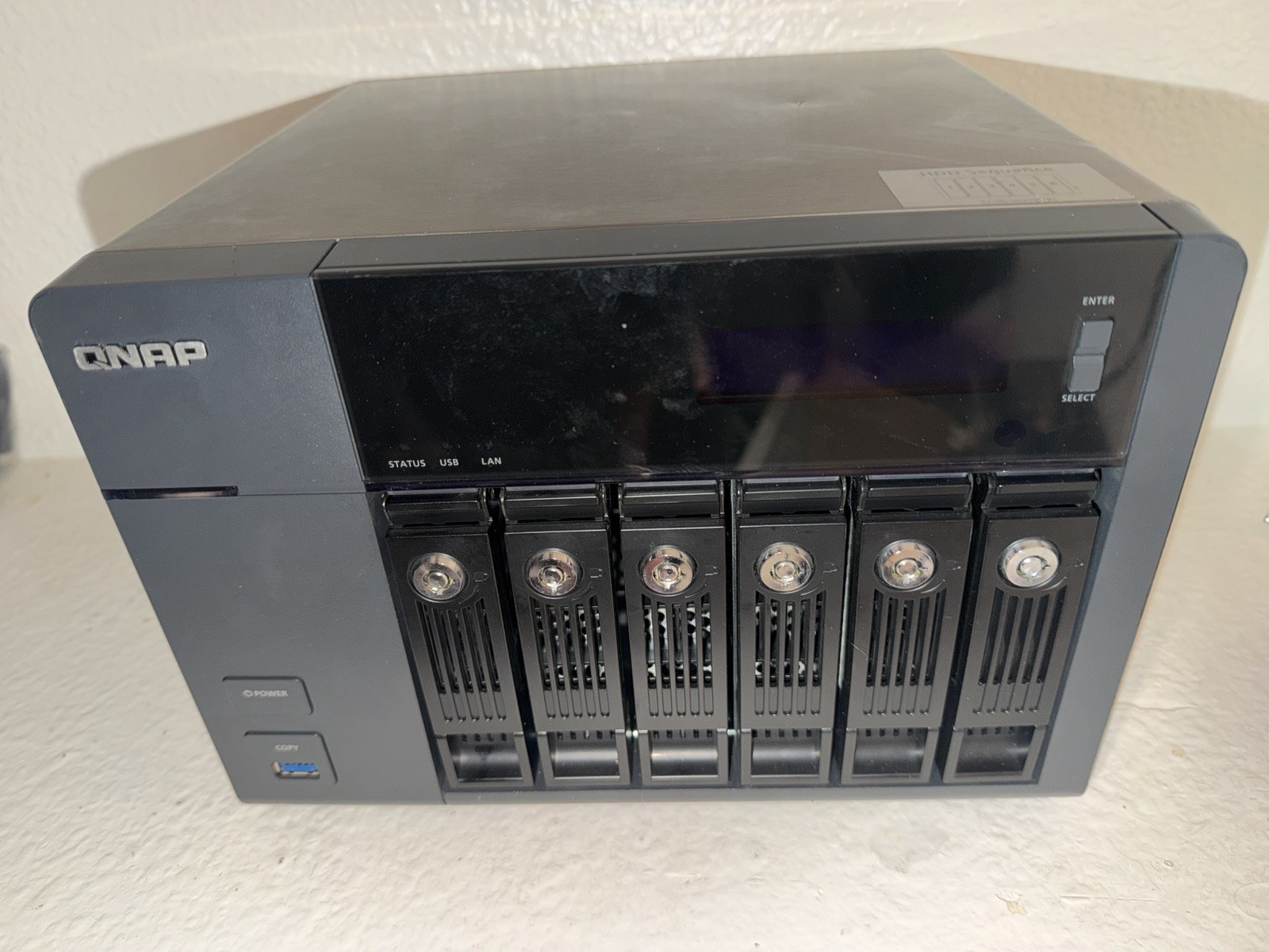 QNAP TS-653 Pro-8G 6-Bay NAS - For Parts / Does Not Boot