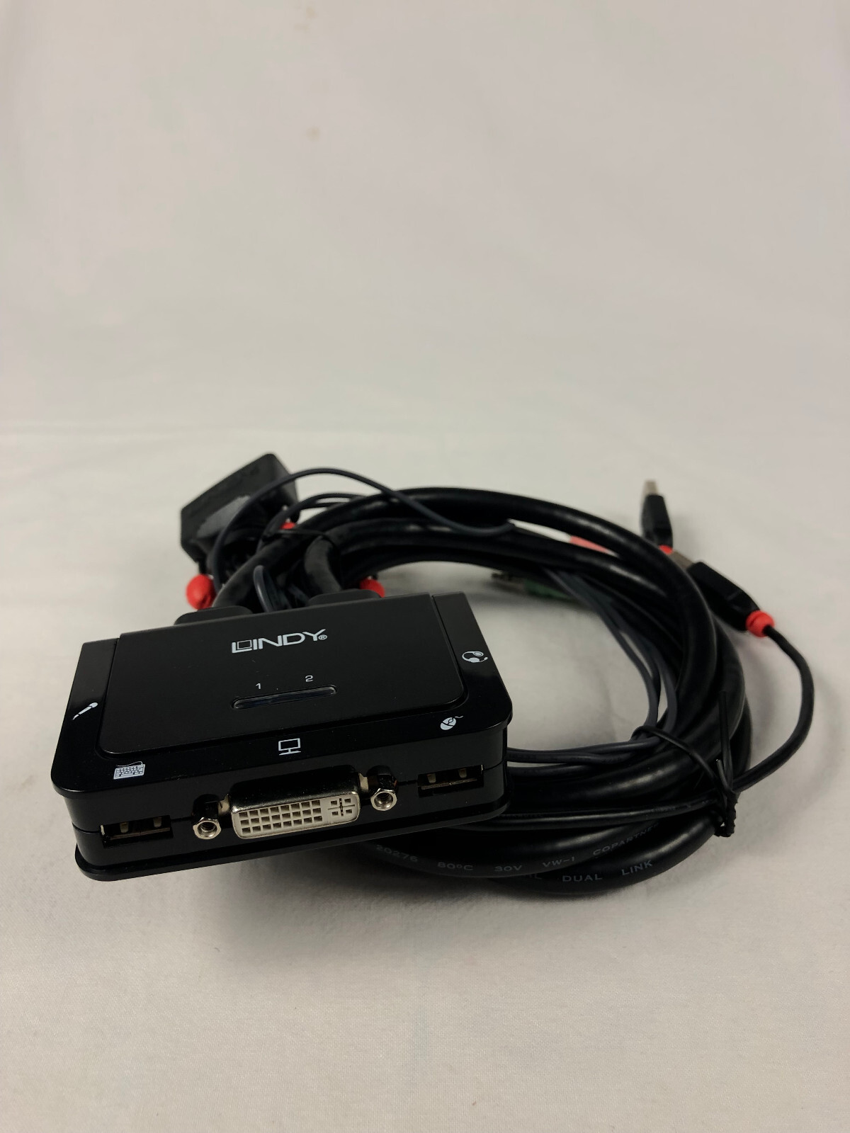 Lindy DVI KVM Switch Compact USB 2.0 & Audio