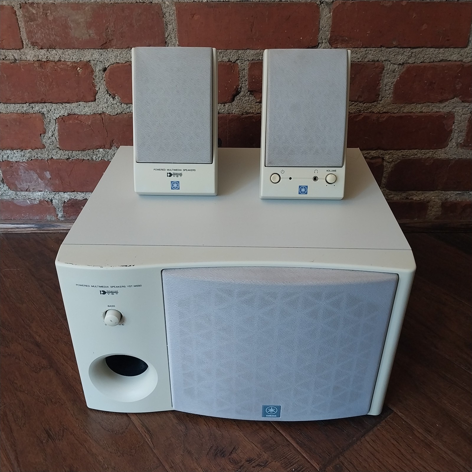 Yamaha YST-MS50 2.1 Computer Speaker Set - 2 Satellite 1 Subwoofer 65 Watts