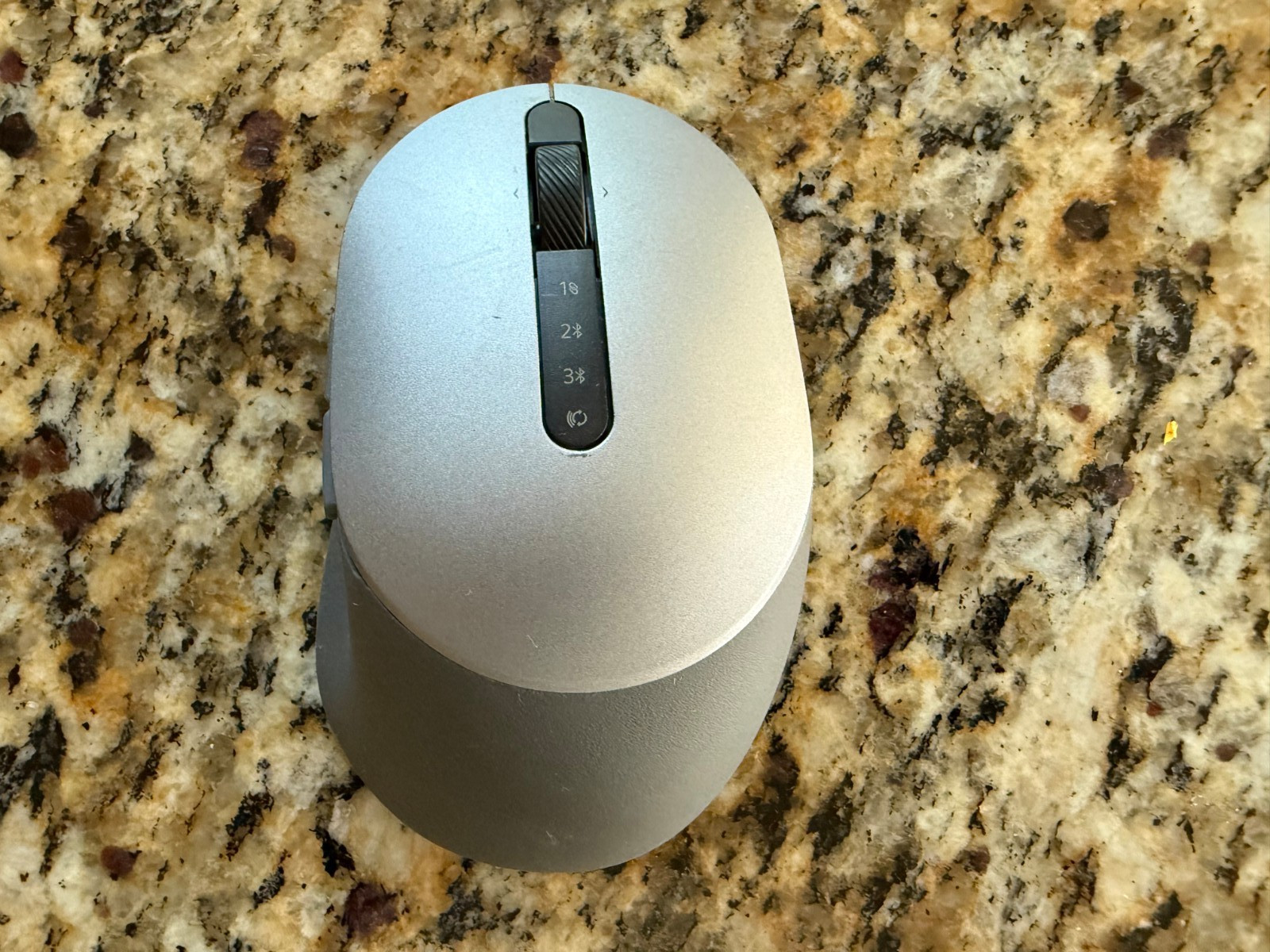 Dell Wireless Silver Mouse MS5320Wc Bluetooth + Battery -  NO DONGLE