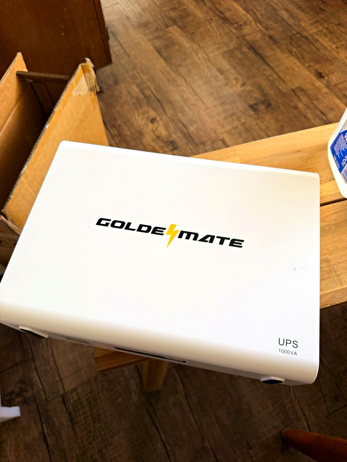Goldmate UPS 1000VA Pro 600W LCD Desktop/Freestanding UPS White/Black