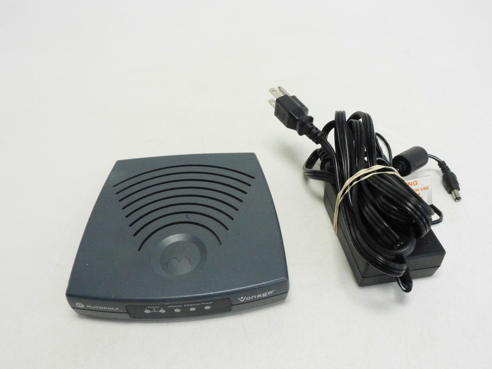 Motorola/Vonage VT2142-VD Broadband Router/Voice Gateway and Power Cords