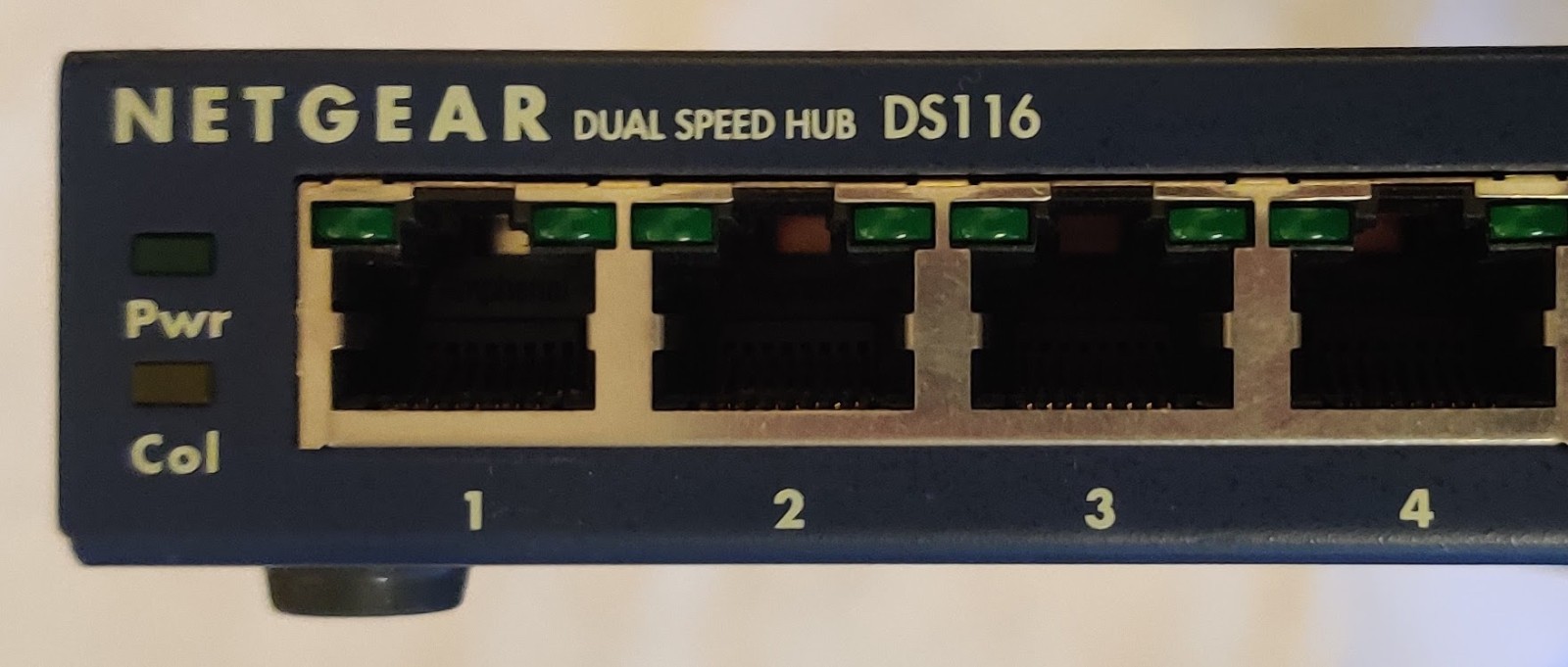 NETGEAR 16-Port 10/100Mbps Dual-Speed Hub w/ Cables [Bay Networks, DS116]