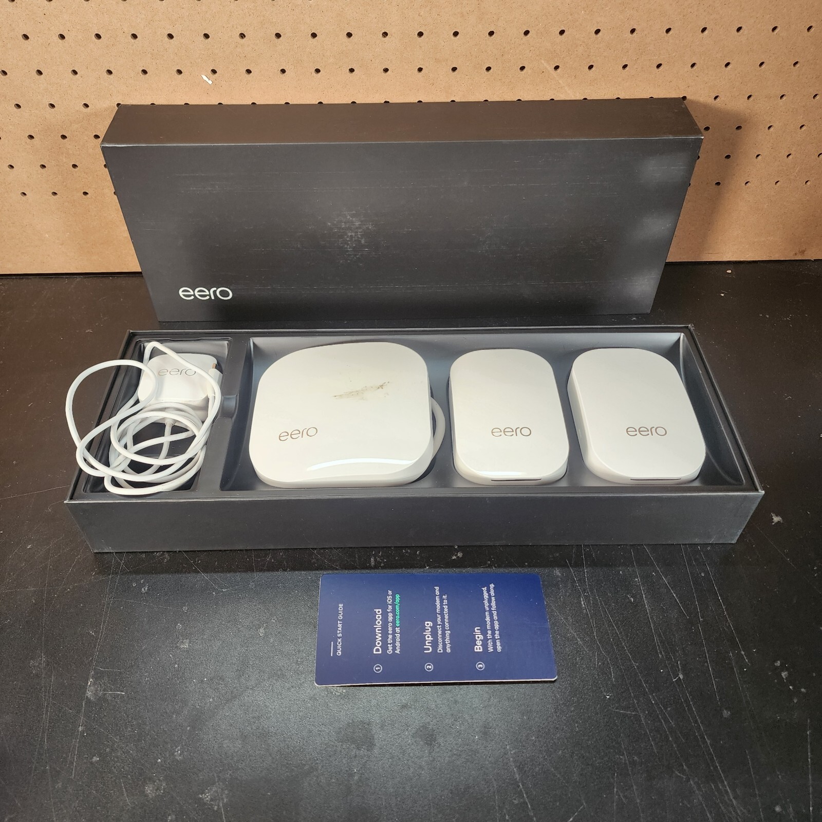 eero Home WiFi System1 eero + 2 Beacons TrueMesh Network 2nd Gen M010301