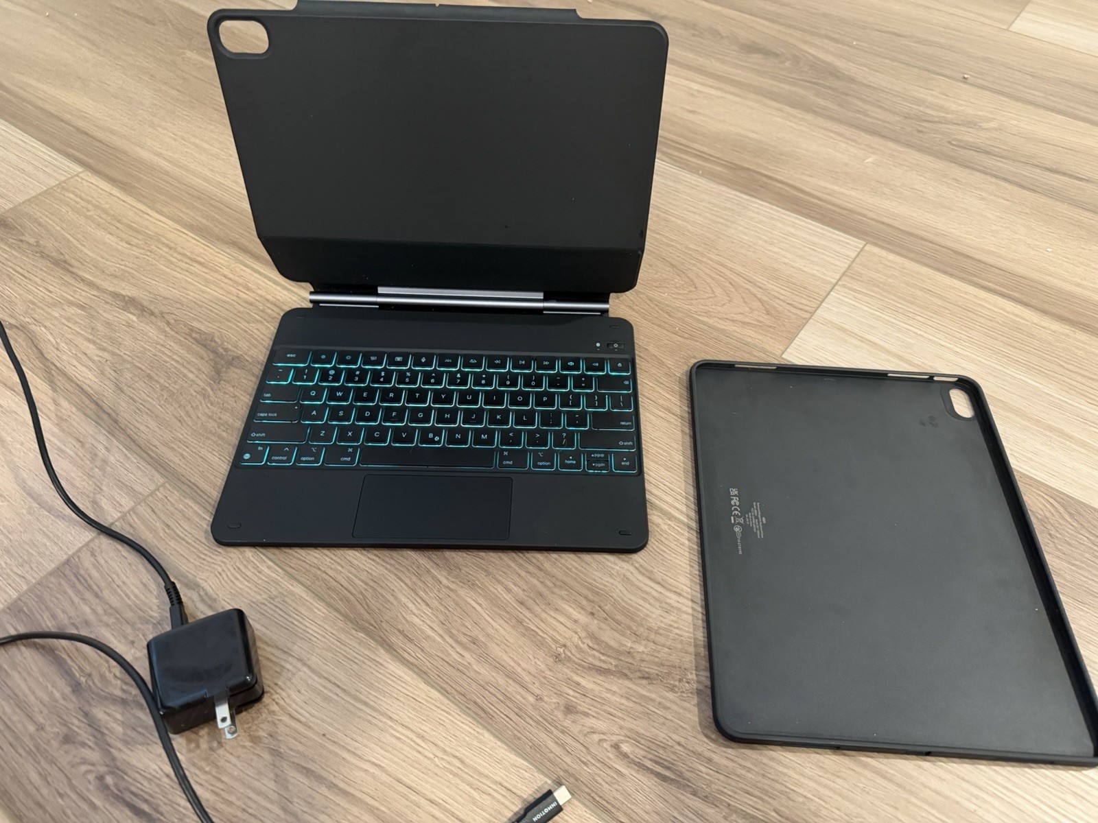 ESR Rebound + Magnetic Keyboard Case  for iPad Pro 12.9 Trackpad, Black