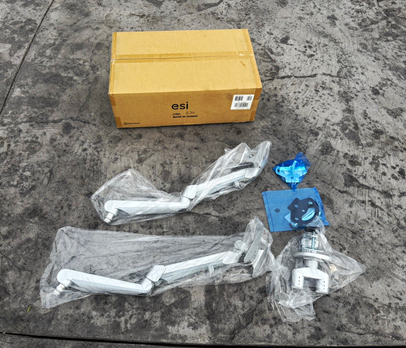 ESI EDGE2-V4-SLV Dual Monitor Desk Mount Silver Tilt/Rotate VESA 75/100