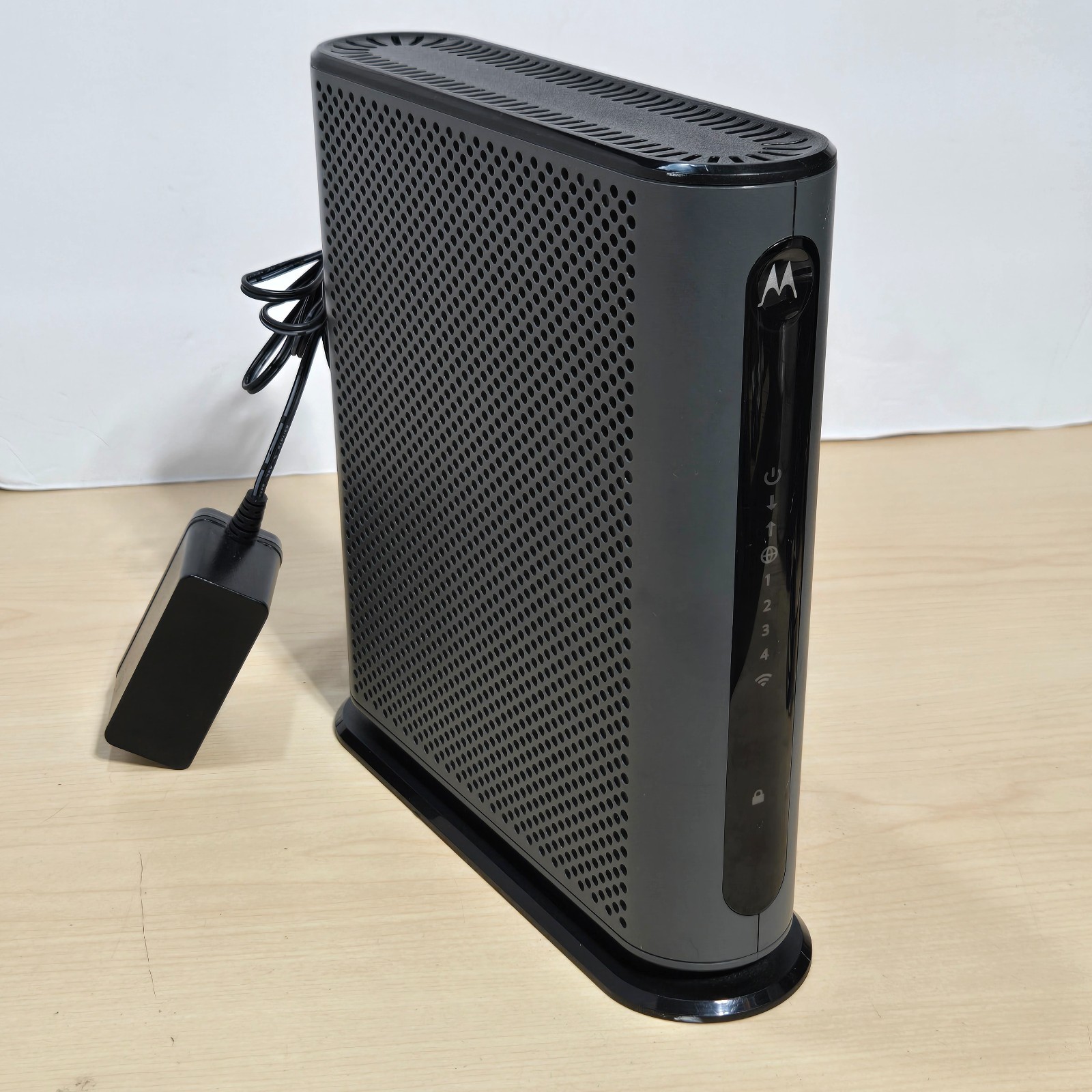Motorola MG7315 8x4 DOCSIS 3.0 Plus N450 Cable Modem Router