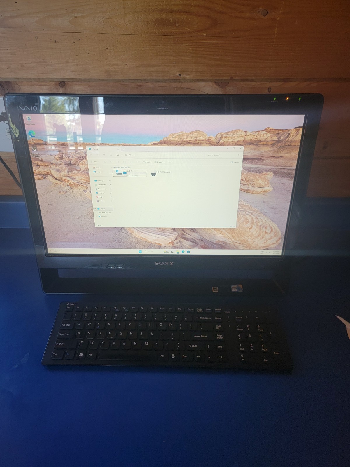 Sony Vaio All In One Computer Pcg-11211L Vintage PC 2010- 21.5"- Specs In Photos