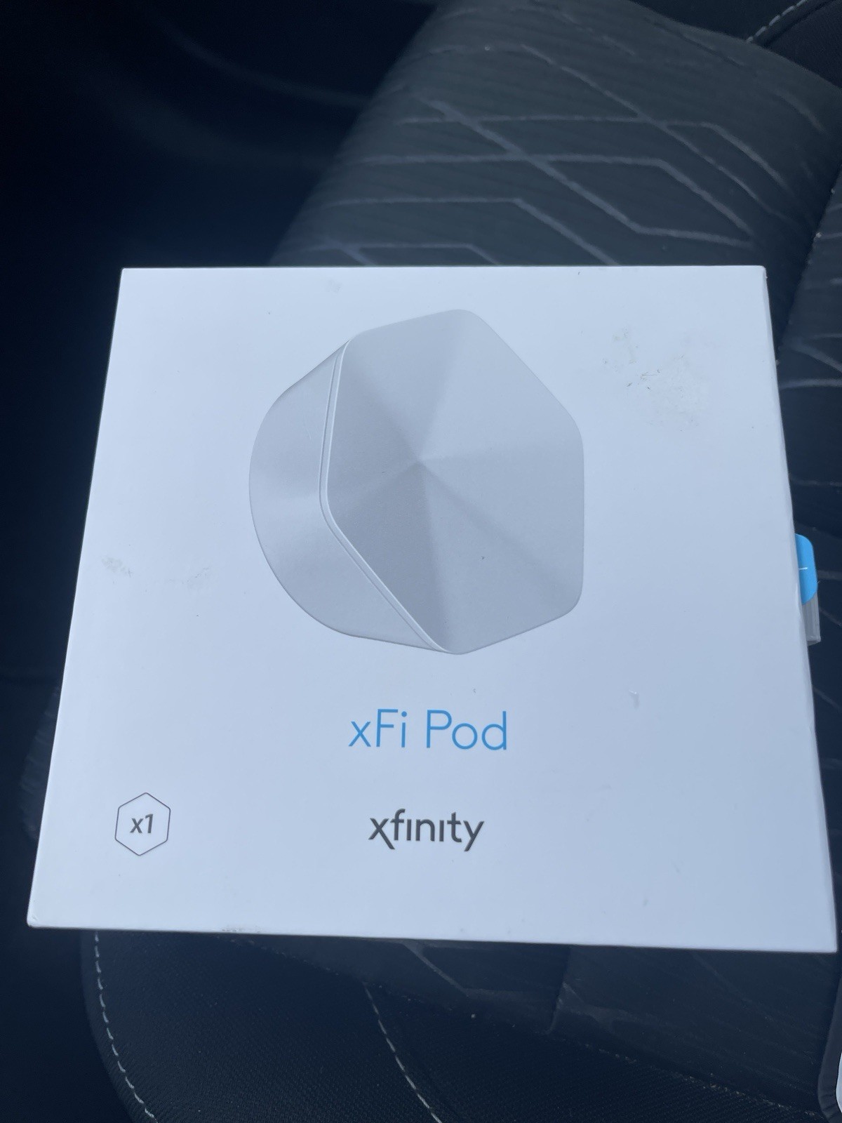 Xfinity xFi XE2-SG 2nd Gen WiFi Extender White, 2 Ethernet LAN Ports (1 Pod)