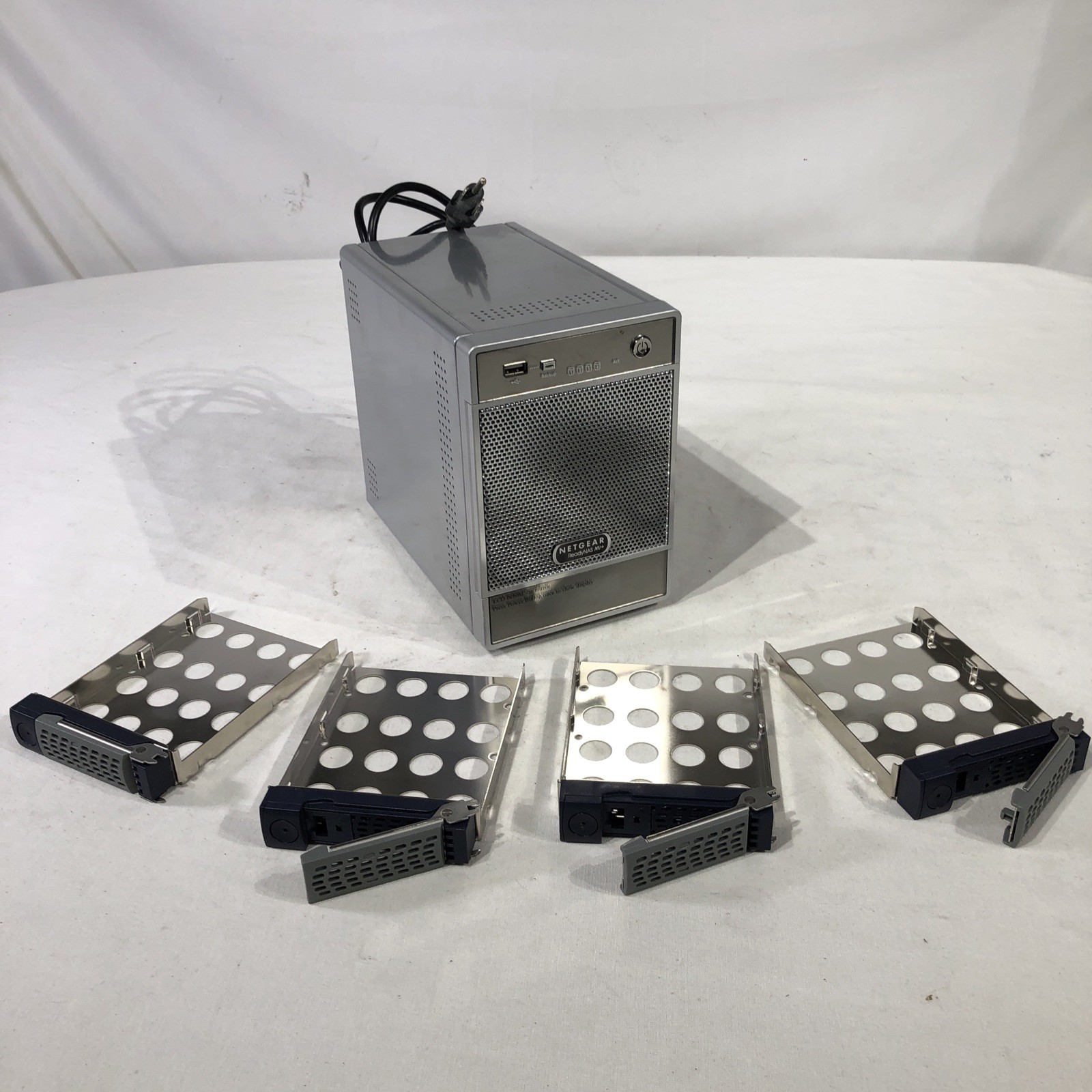 Netgear ReadyNAS NV+ RND4000 v3 Network Storage 4-Bay, NO HDD~ Untested