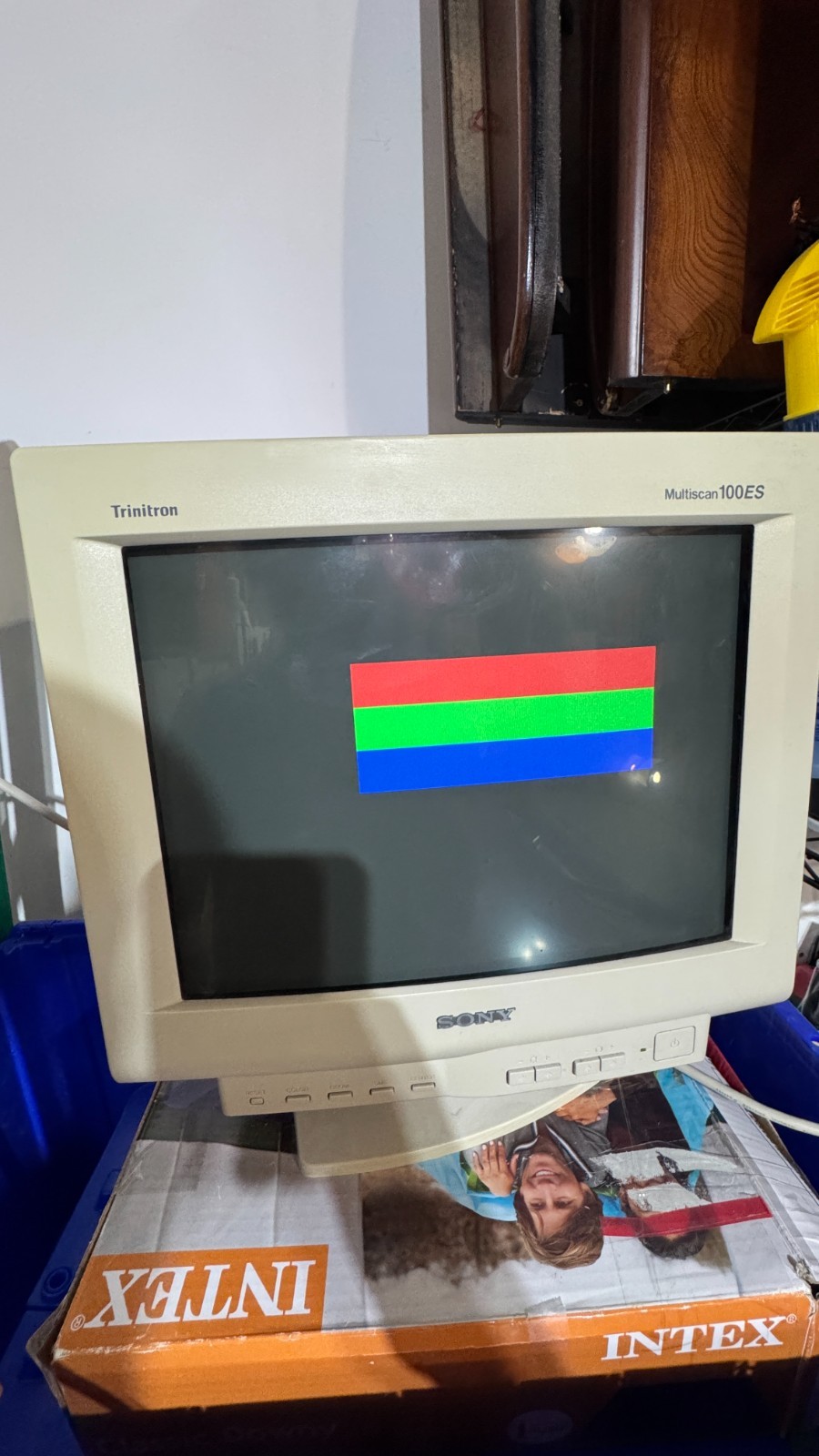 Sony Trinitron Multiscan CPD 100 ES  15" CRT Computer Monitor
