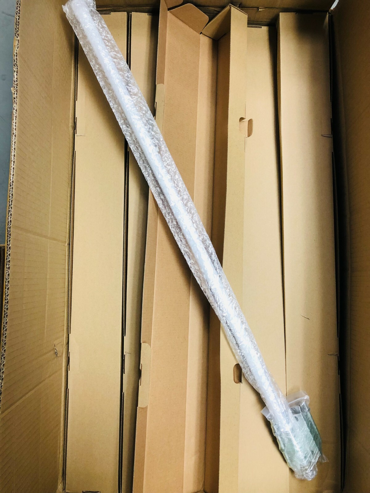 Fiberglass 5.8dBi High-Performance Two Way Radio Antenna 915Mhz N Female