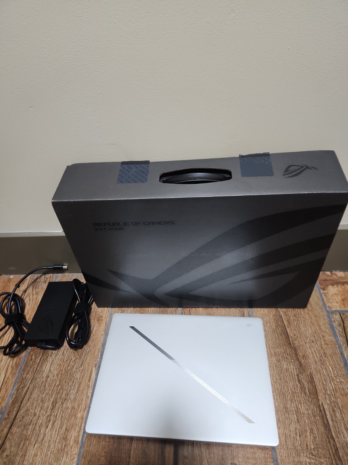 14” ASUS ROG Zephyrus G14 3K /OLED 120hz/ Ryzen 9 / 16GB / 1TB / RTX 5060 