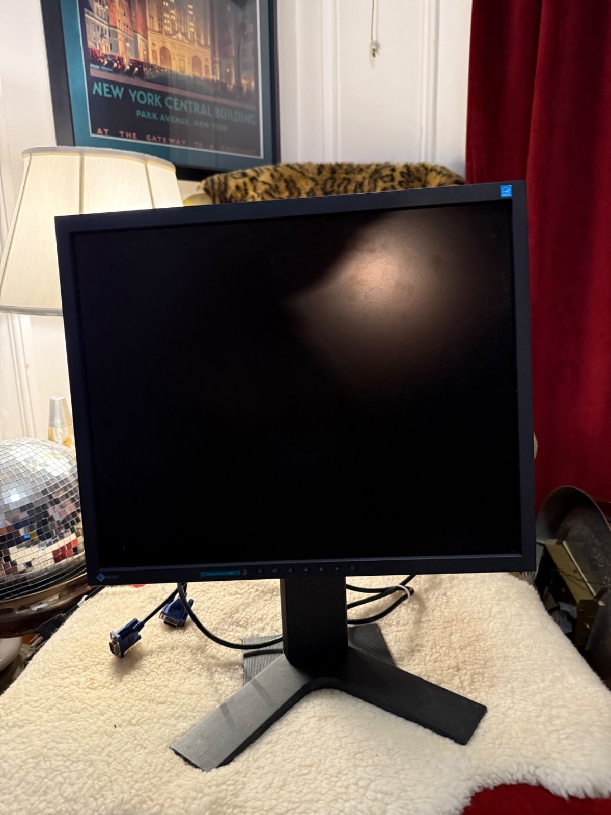 Vintage EIZO FlexScan S1921 19 Inch Square LCD Monitor 1280x1024 DVI VGA Input