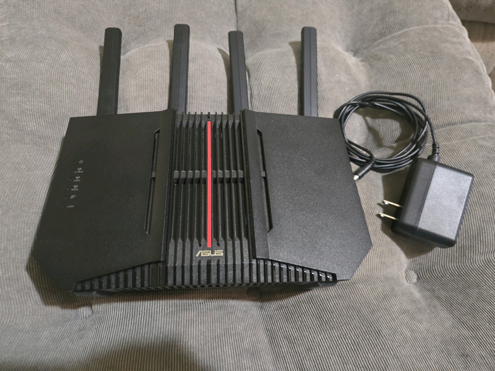 ASUS RT-BE92U: BE9700 Tri-Band WiFi 7 Router with 10G Port & AiMesh