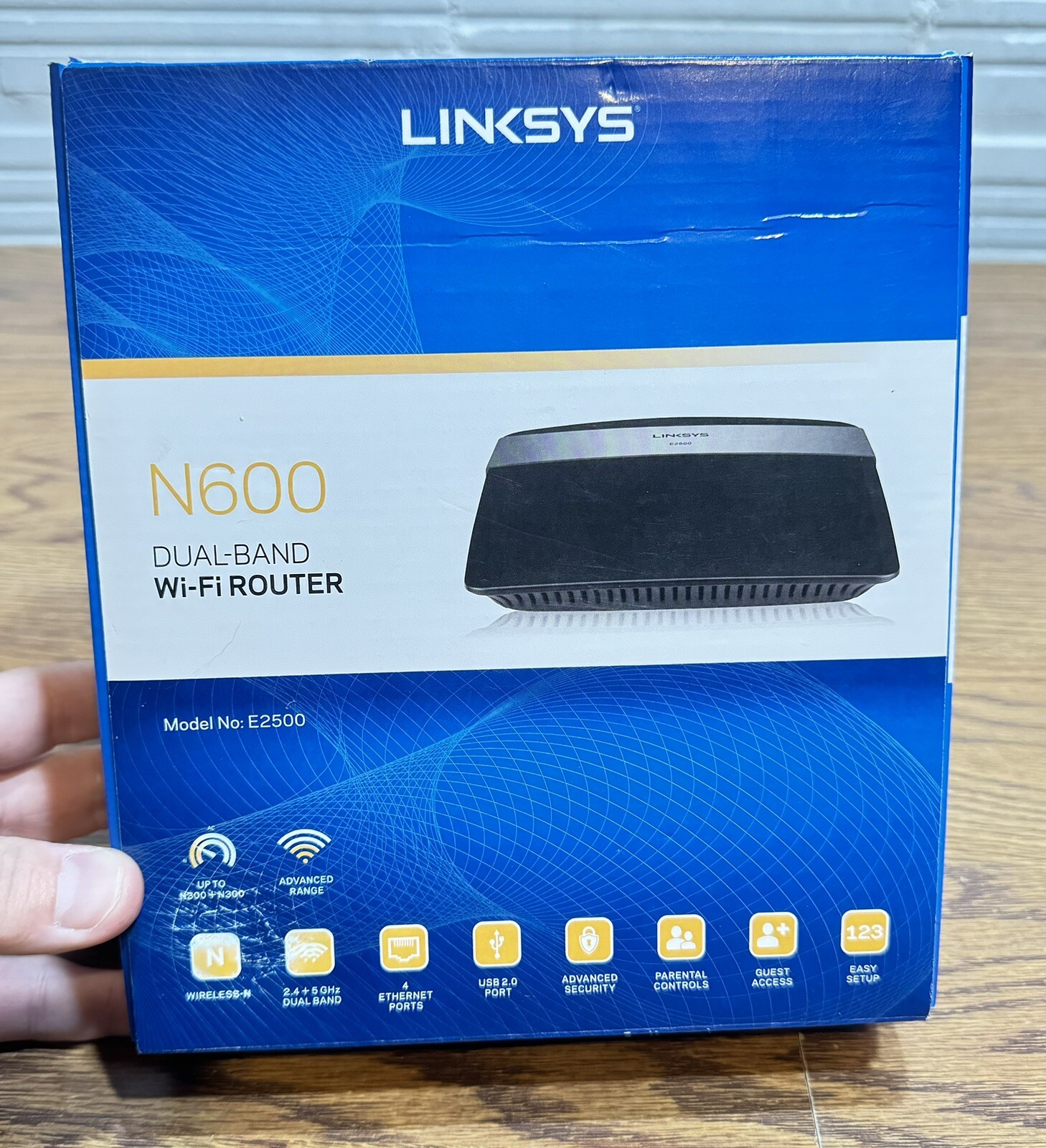 Linksys E2500 (N600) Dual-Band Wi-Fi Router