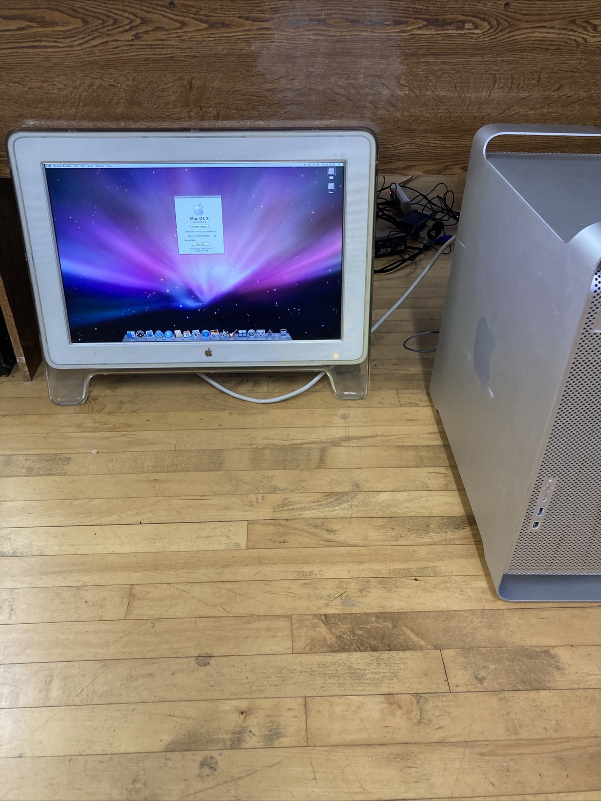 Apple Power Mac G5 - Macintosh M9748LL/A - w/ Cinema HD Display 23” 2003 M8536