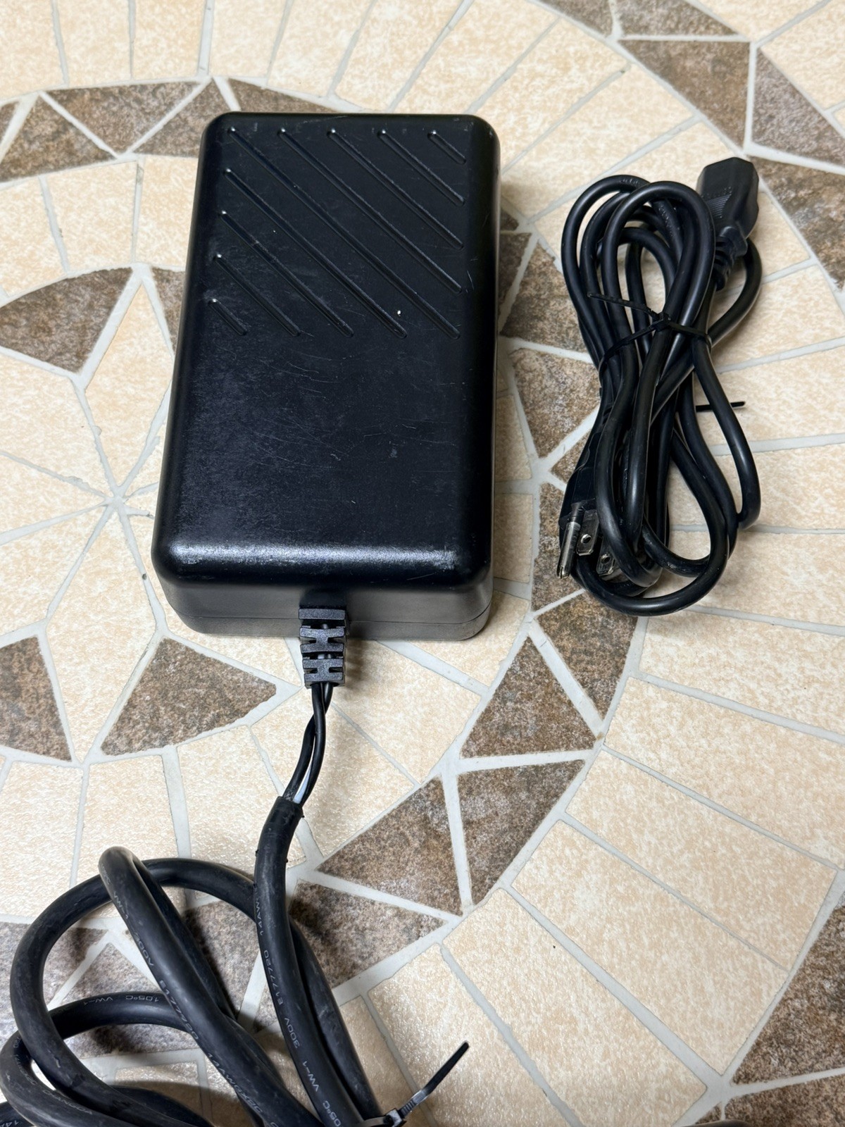 Motorola ACPS81 AC Adapter Untested