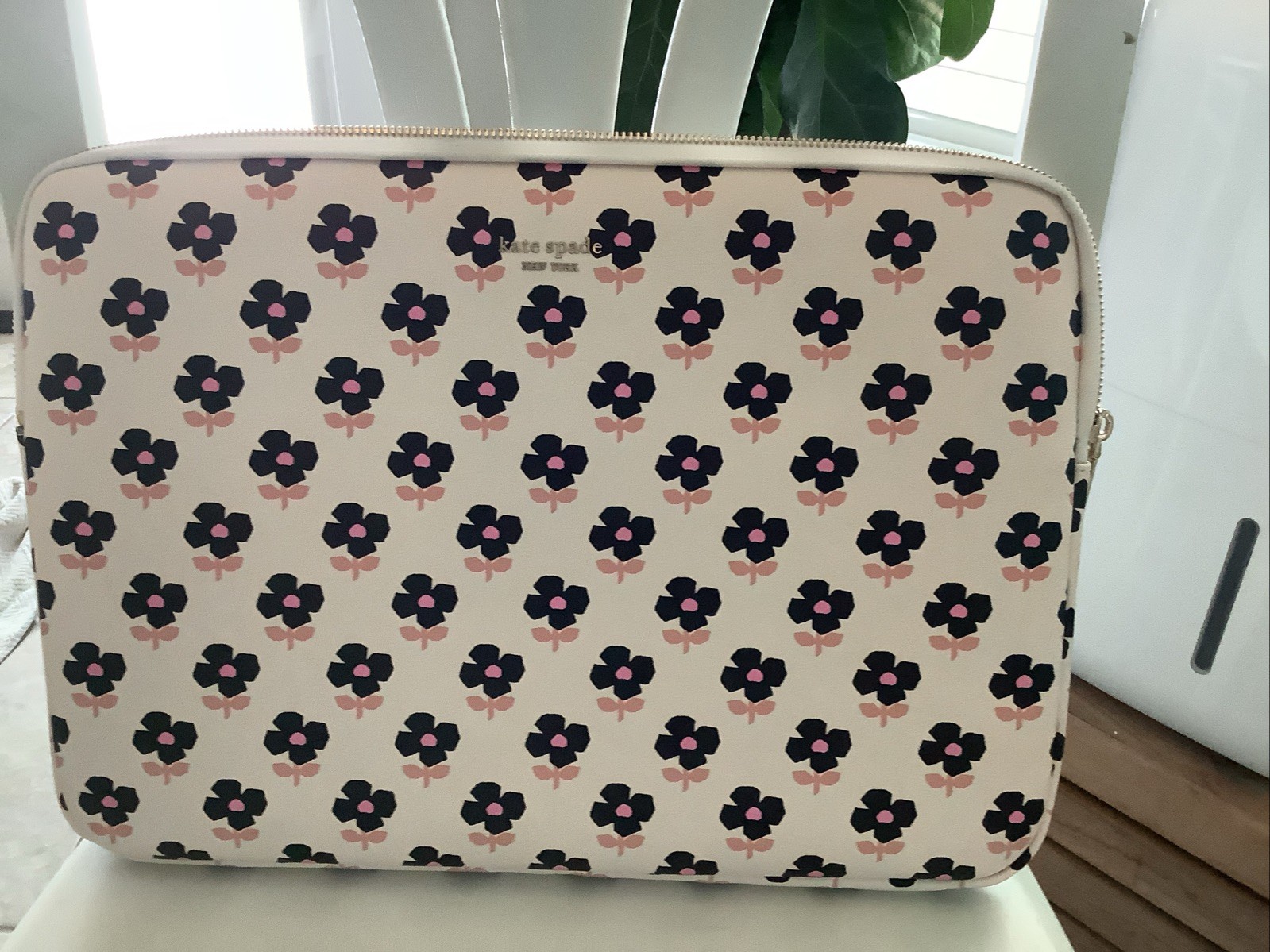 Kate Spade Block Flower Universal Laptop Sleeve Case - Parchment(EXCELLENT COND)