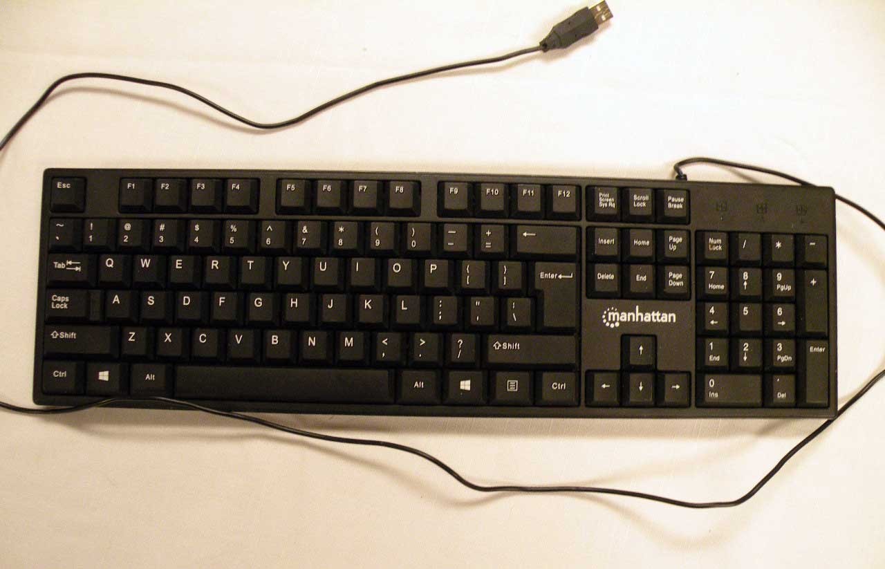 Manhattan EKB-3 Wired Keyboard with 4.5 ft USB-A cable
