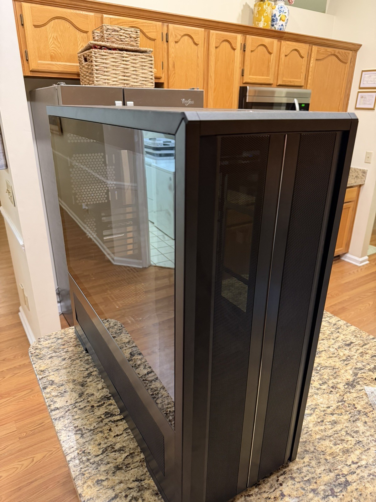 Lian Li V3000 PLUS Black Full Tower PC Case Tempered Glass E-ATX Used