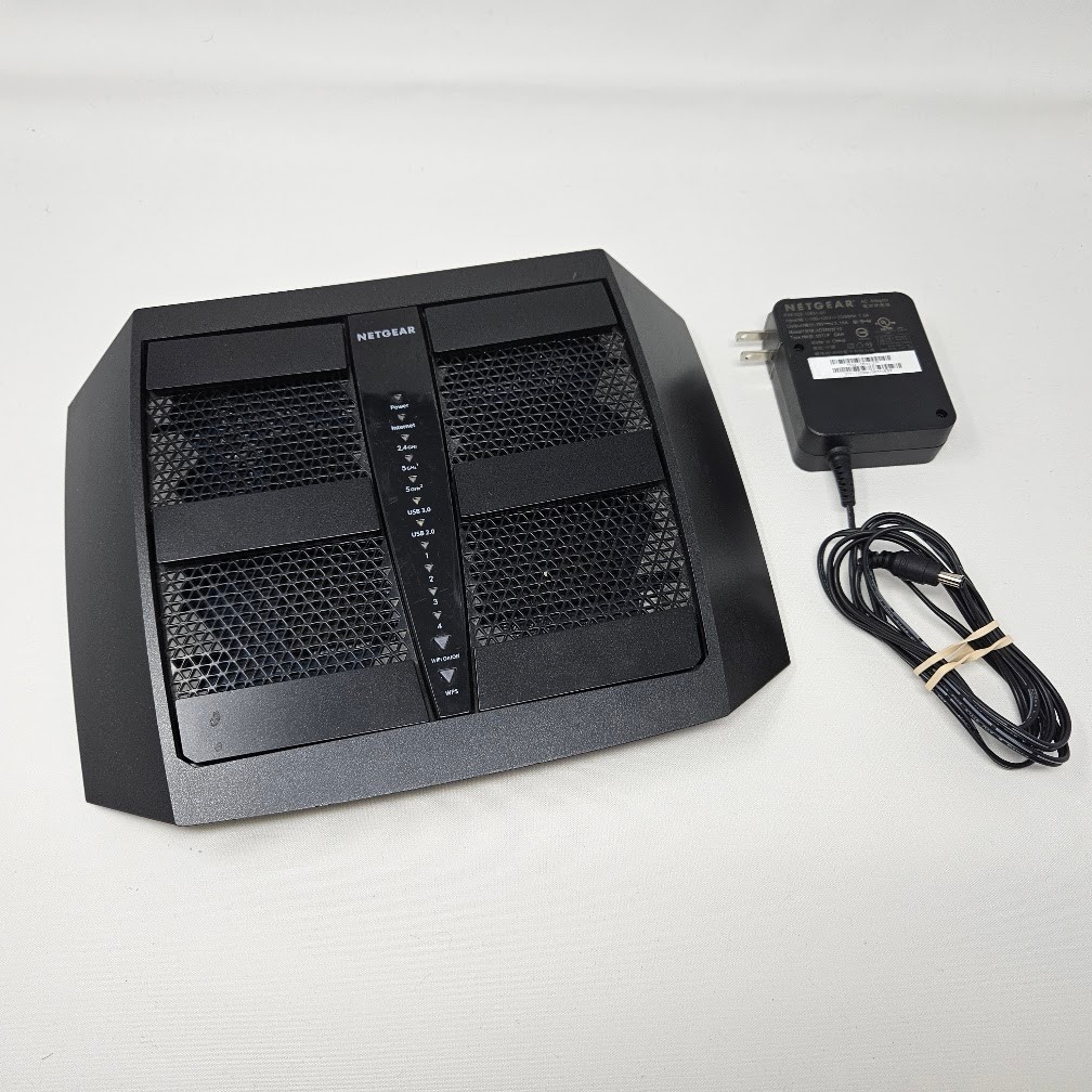 NETGEAR Nighthawk X6 R8000 AC3200 Tri-Band WiFi Router 4-Port USB