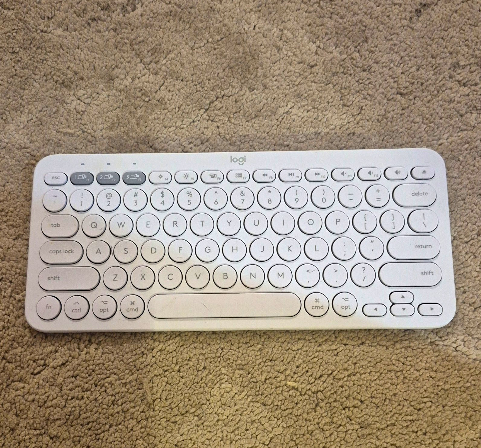 Logitech K380 Wireless Compact Portable Keyboard QWERTY English White