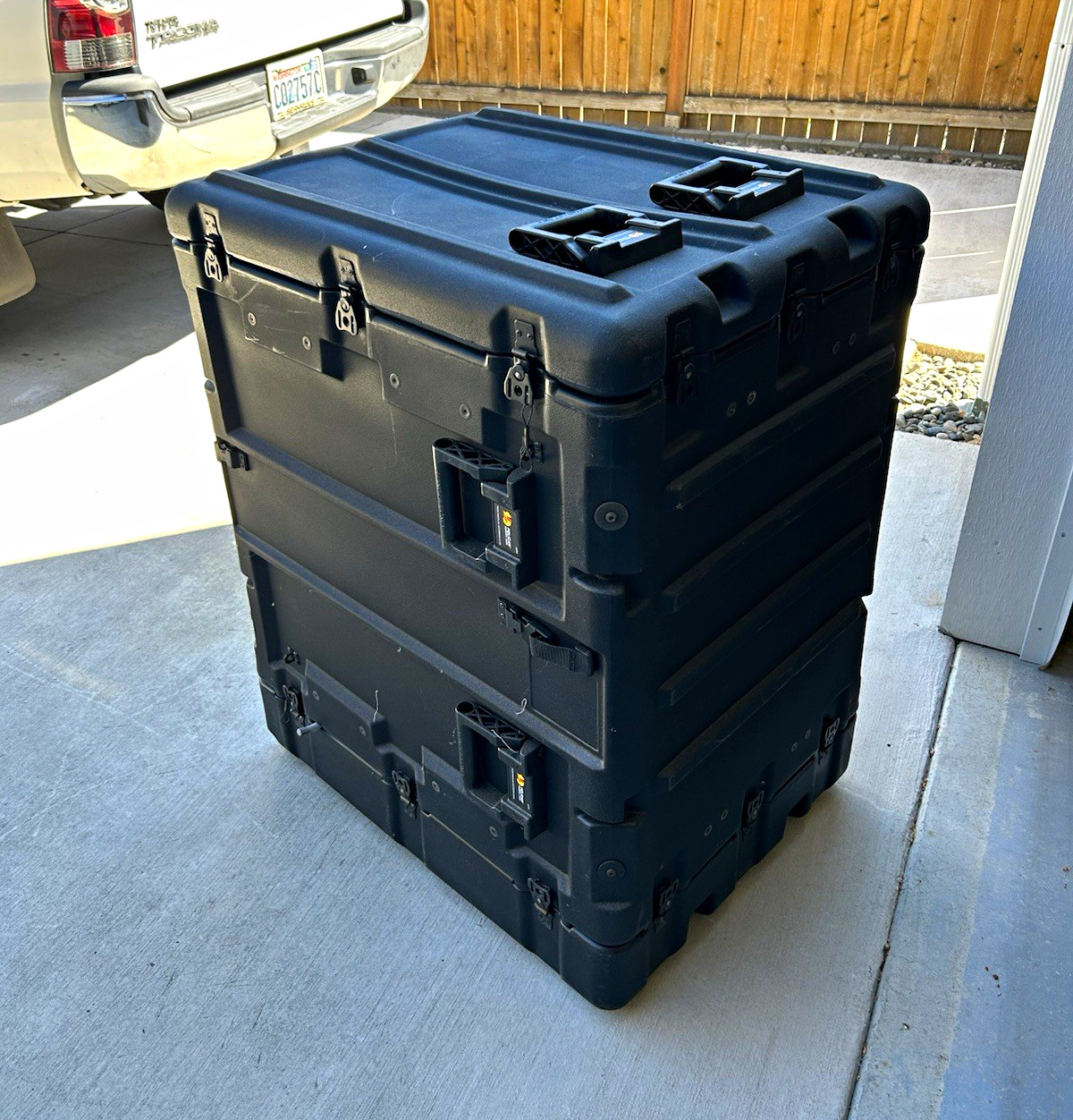 Pelican 14U 19in Rolling Rackmount Case 29in Deep Freestanding Rack