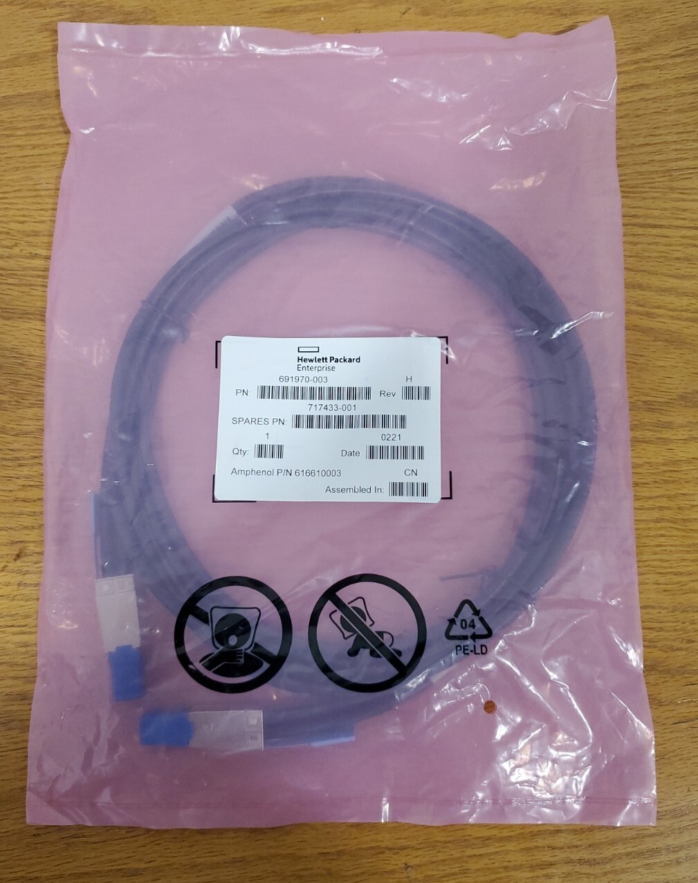 New Genuine HP Mini-SAS HD 4X to Mini-SAS HD 2M P/N 691970-003 SP/N 717433-001