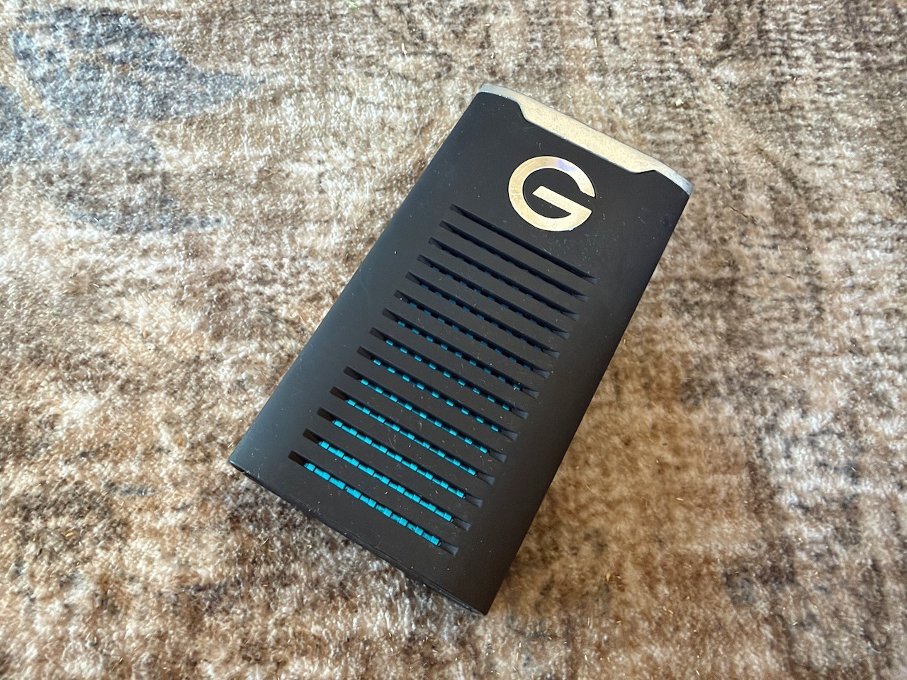 G-Technology G-DRIVE mobile SSD R-Series 2TB USB-C 3.1 0G06054-1 - No Cable