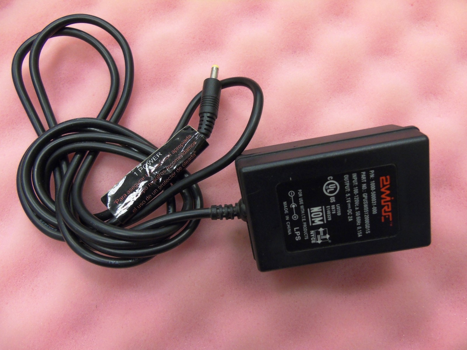 2WIRE Power Supply GPUSW0512000GD1S AC Adapter 120V AC 60Hz 0.15A 5.1V DC 2A