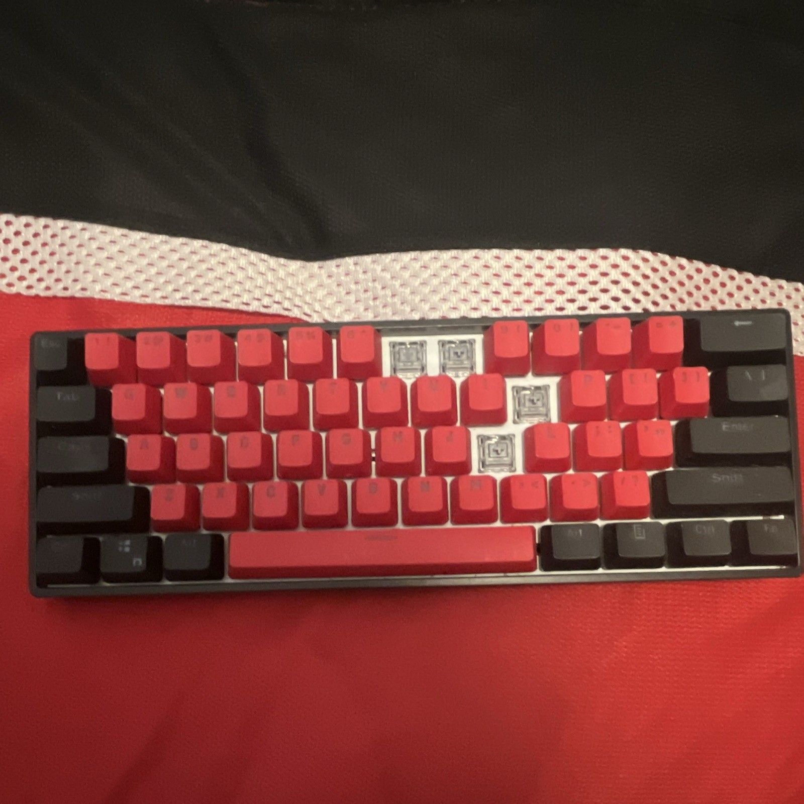 Kraken Pro 60 Wired Red/Black (missing 4 keys & one switch is chipped)