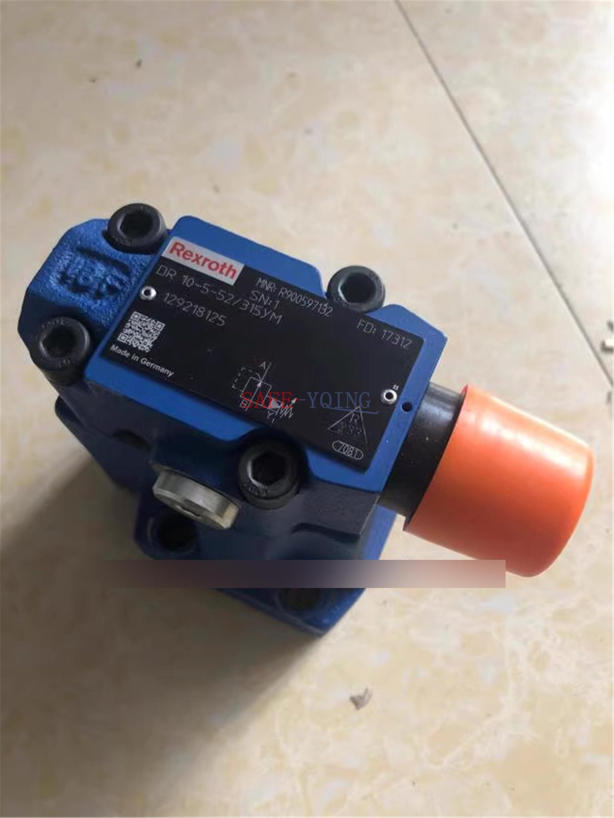 ONE NEW Rexroth R900597132 DR10-5-52/315YM pressure reducing valve