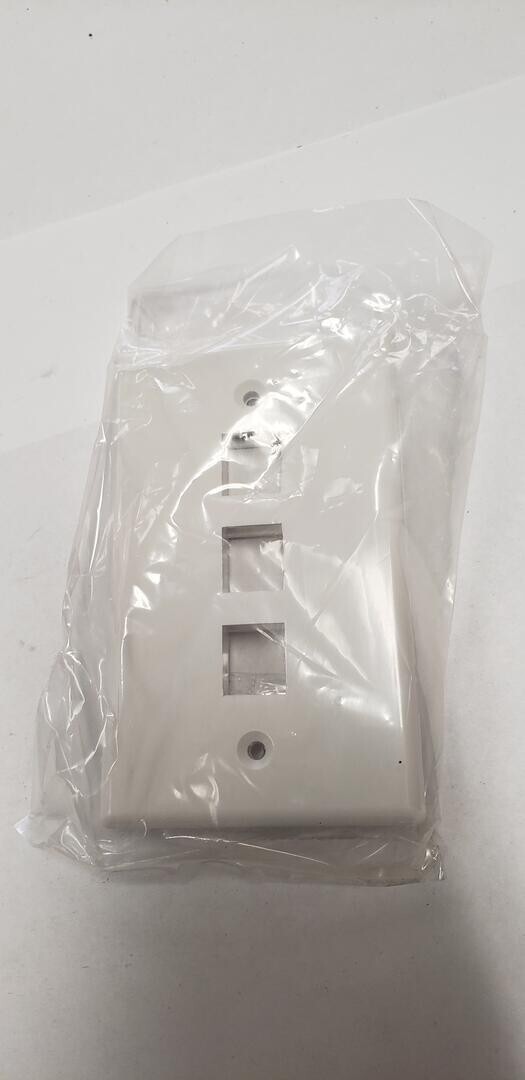 Leviton QuickPort 3-Port Wall Plate (NIP) Plastic White 41080-3W