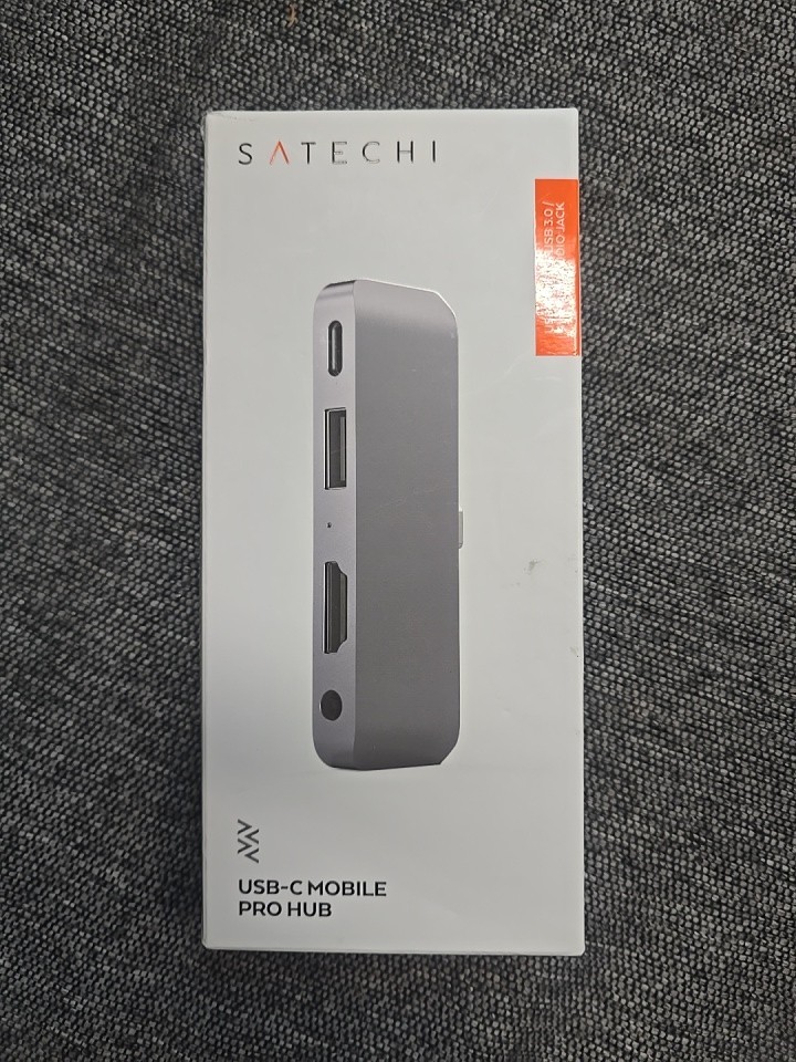 New Satechi USB-C Mobile Pro Hub Silver ST-TCMPHS