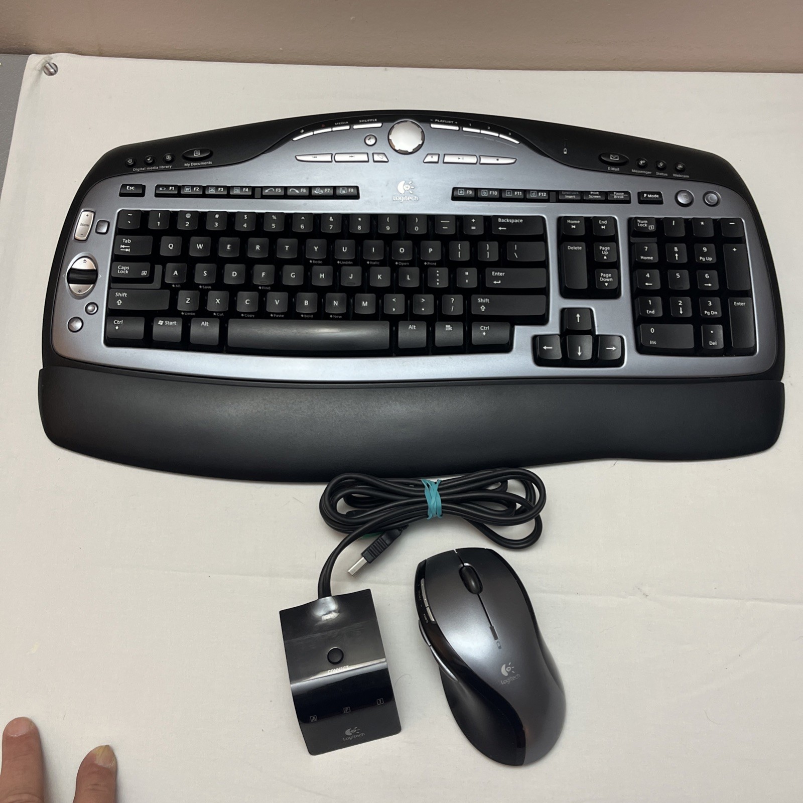 Logitech MX3000 9675530403 Wireless Keyboard