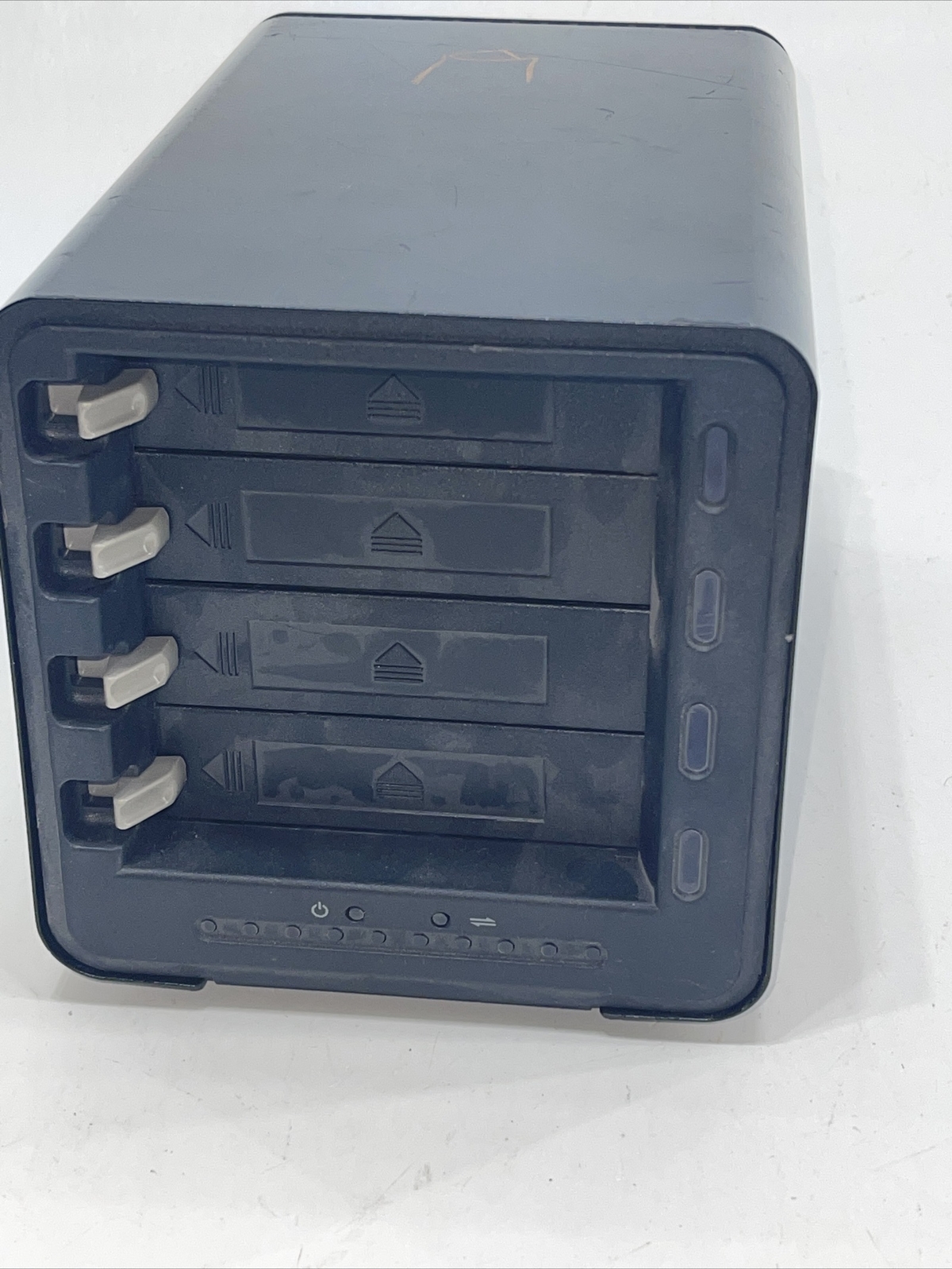 Drobo Data Robotics DRO4D-D 4 Bay Hard Drive Redundant Storage - Not Tested