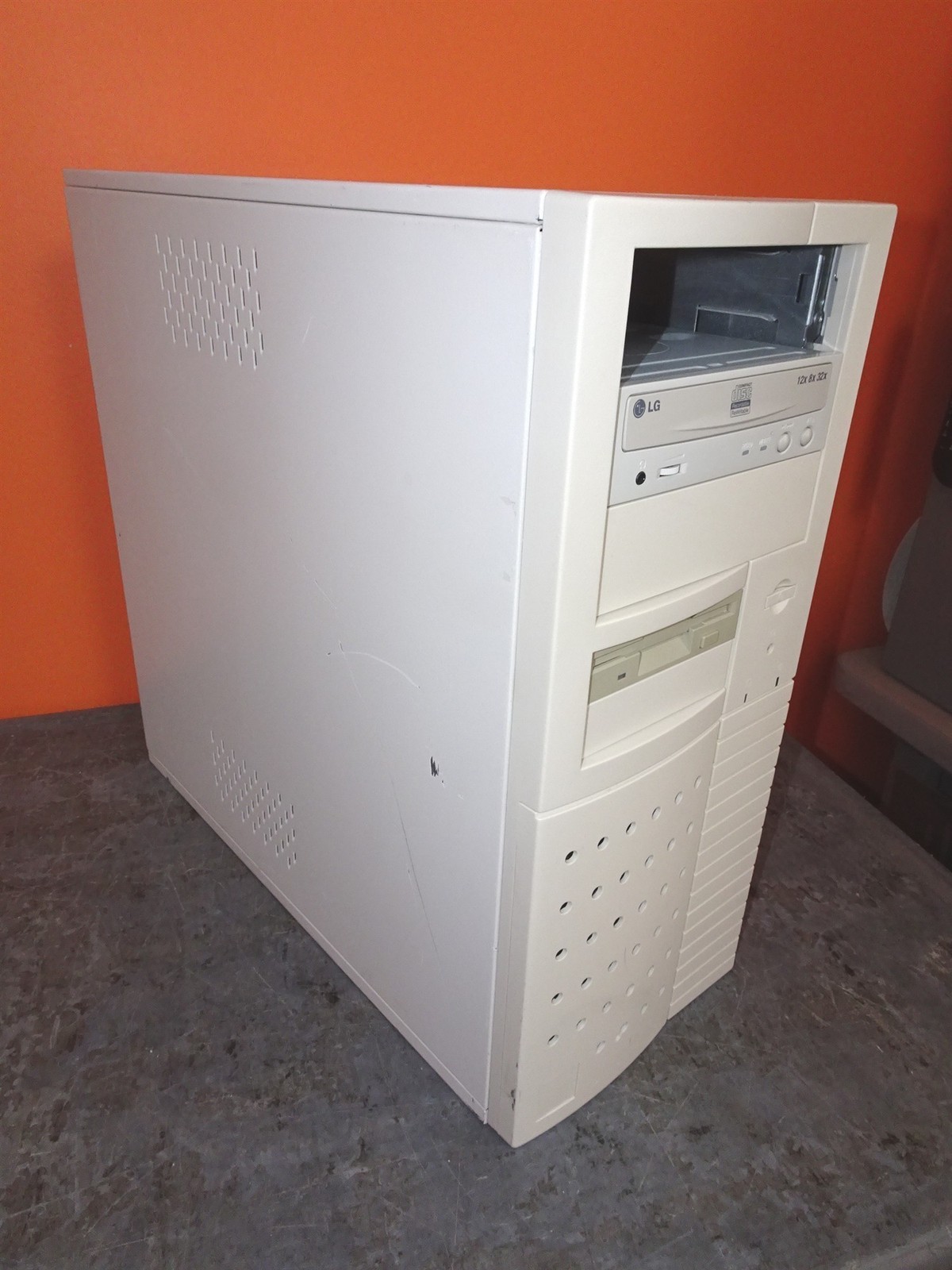 Generic Pentium III Era Mid-Tower Beige Retro Gaming PC Case
