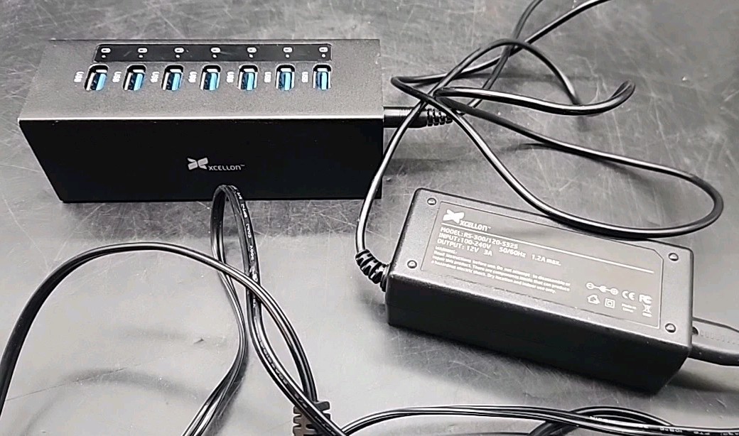 XCELLON  7-Port Powered USB 3.0 Aluminum Hub in BLACK w Power Supply USB-7PHV2